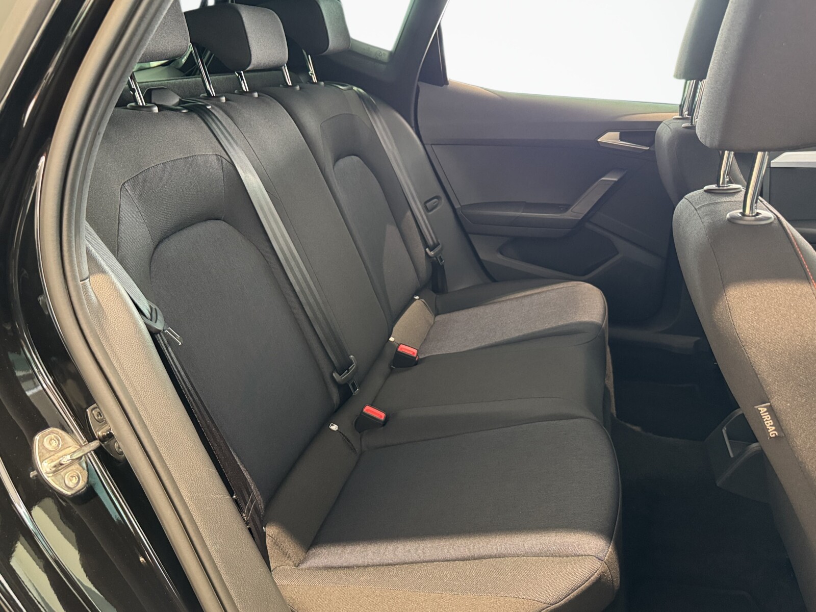 Seat Arona - zdjęcie 13