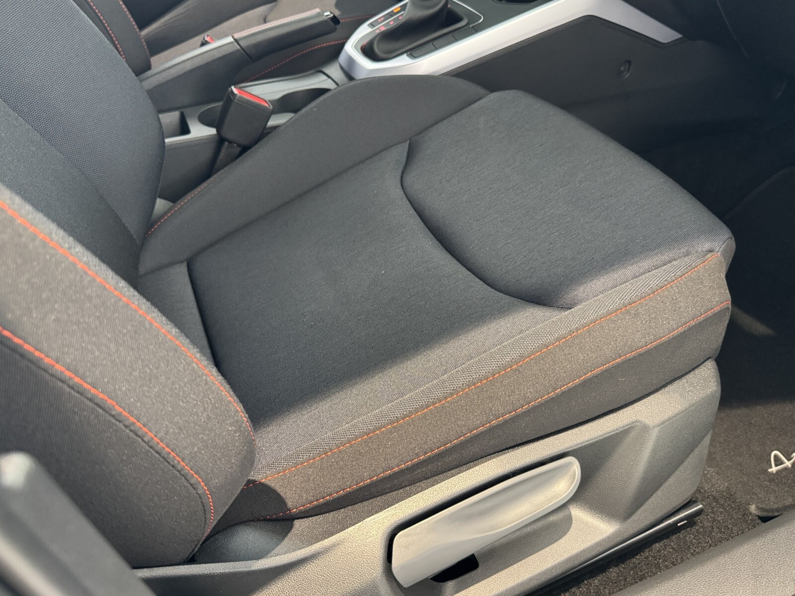 Seat Arona - zdjęcie 15