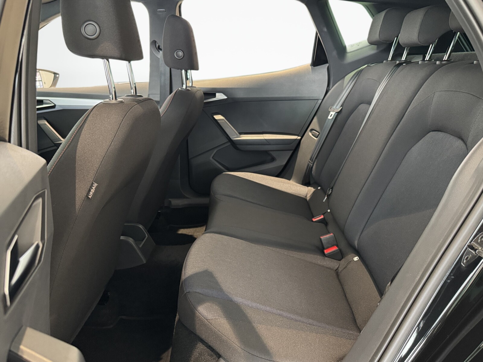 Seat Arona - zdjęcie 11