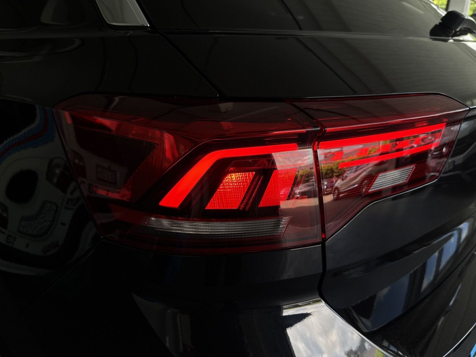 Volkswagen T-Roc - zdjęcie 37