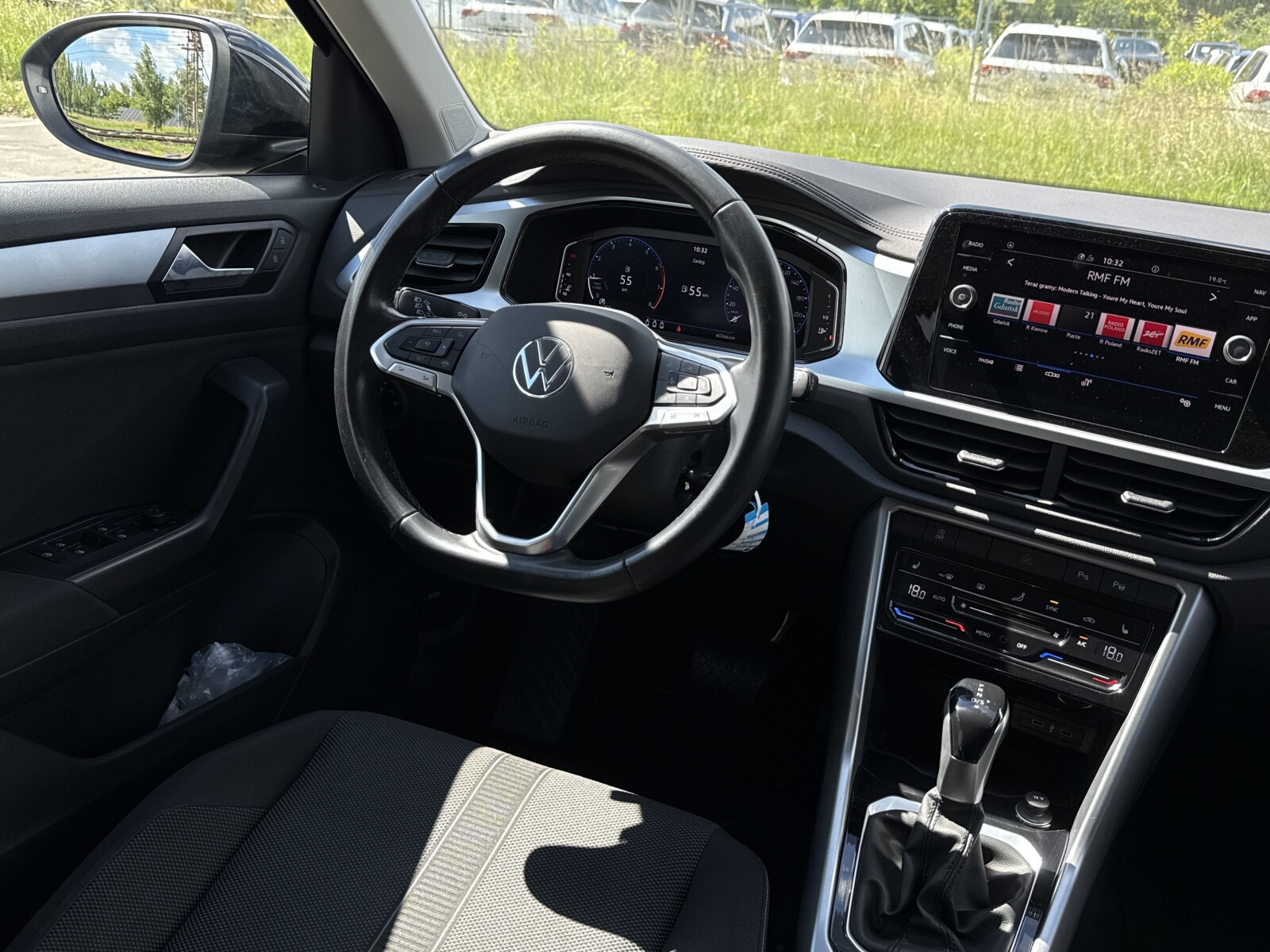 Volkswagen T-Roc - zdjęcie 10