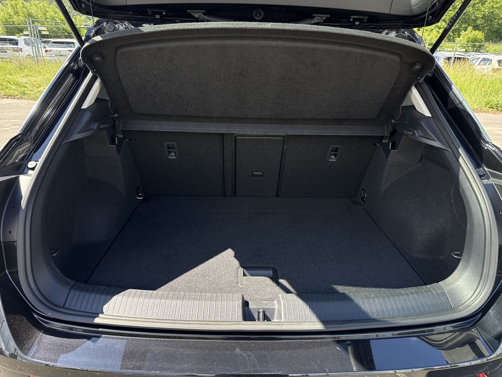 Volkswagen T-Roc - zdjęcie 35