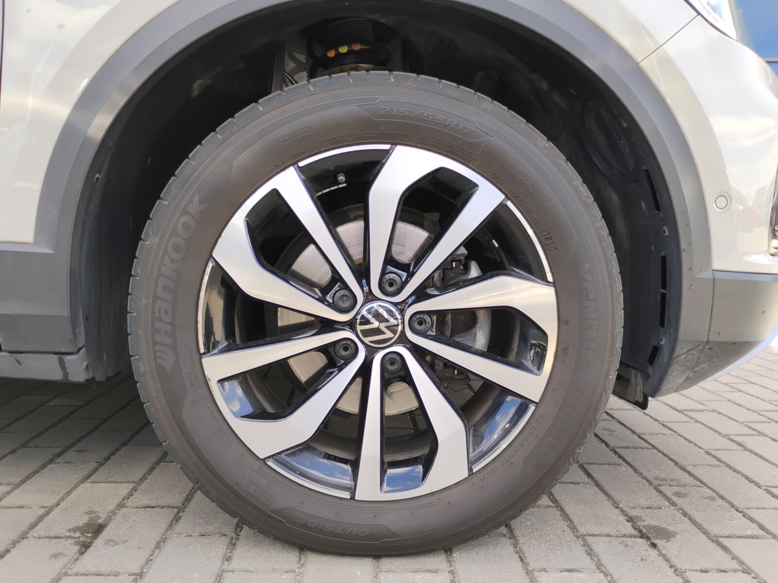 Volkswagen T-Roc - zdjęcie 12