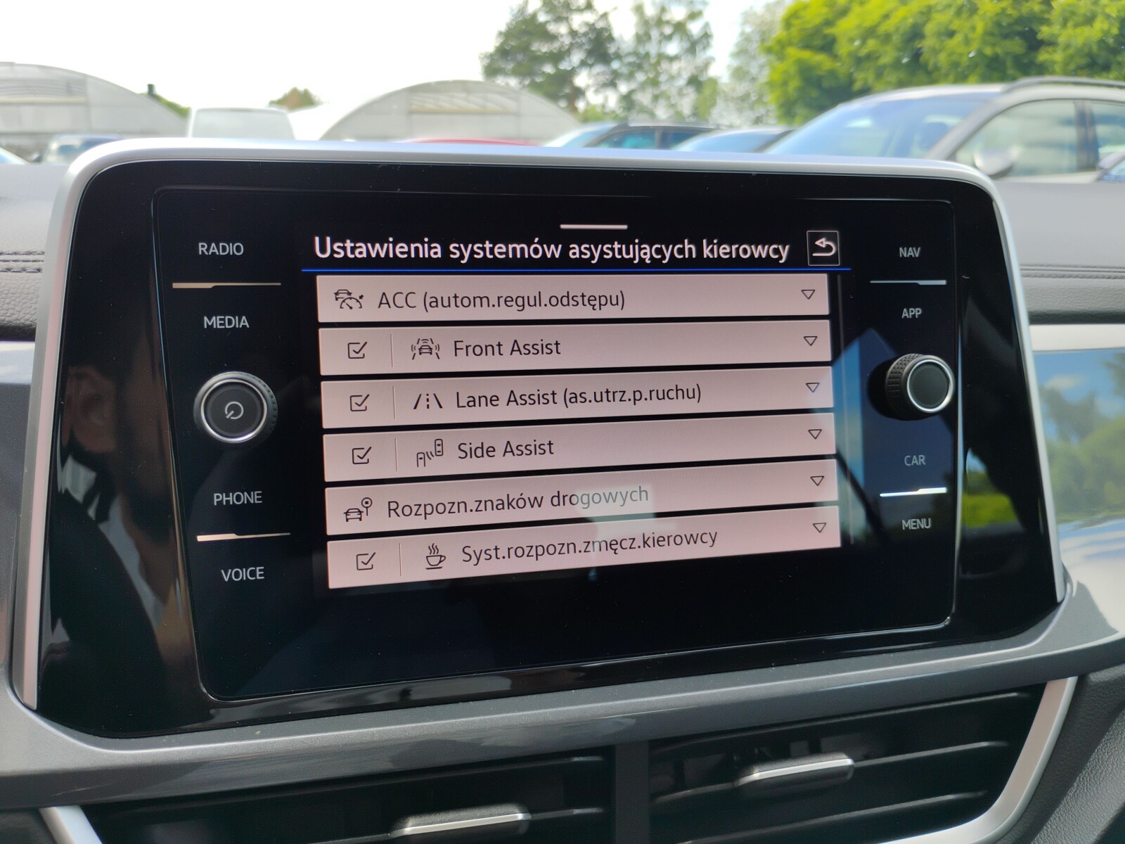Volkswagen T-Roc - zdjęcie 25