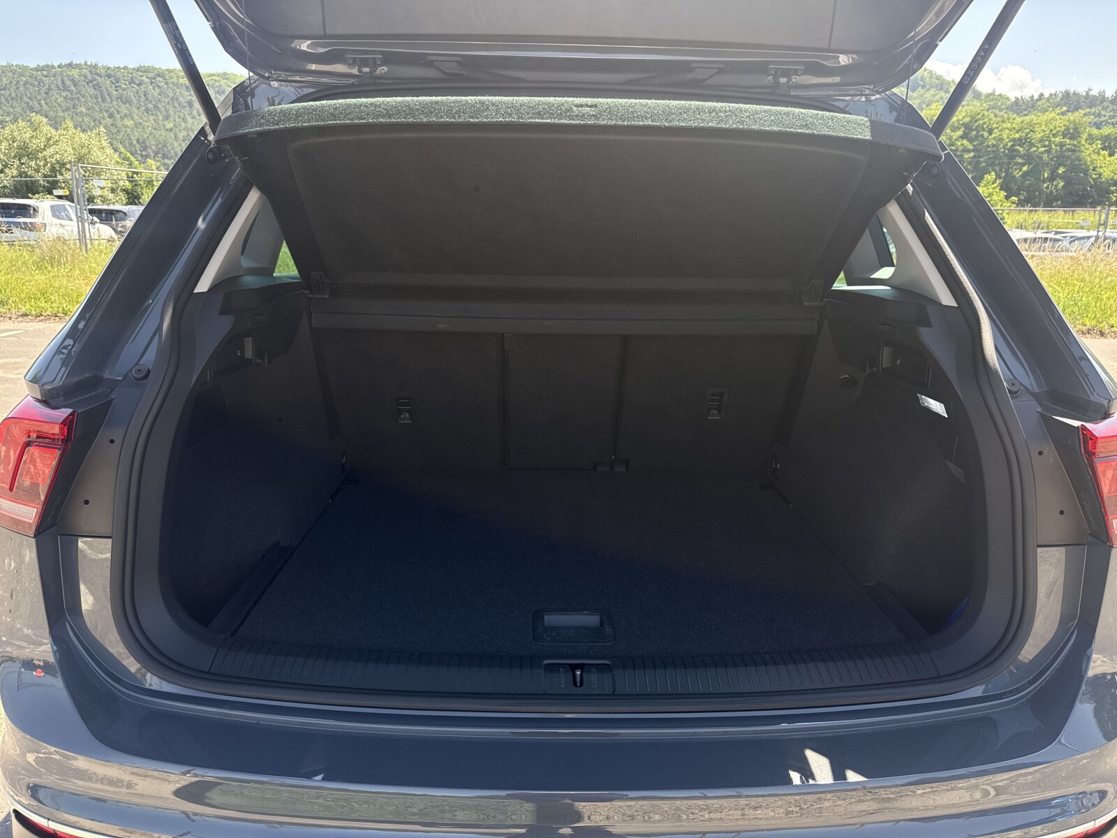 Volkswagen Tiguan - zdjęcie 36