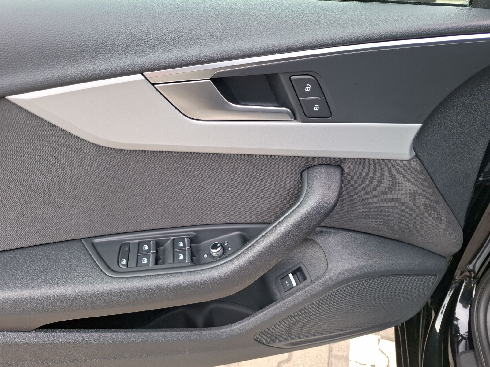Audi A4 Limousine - zdjęcie 24