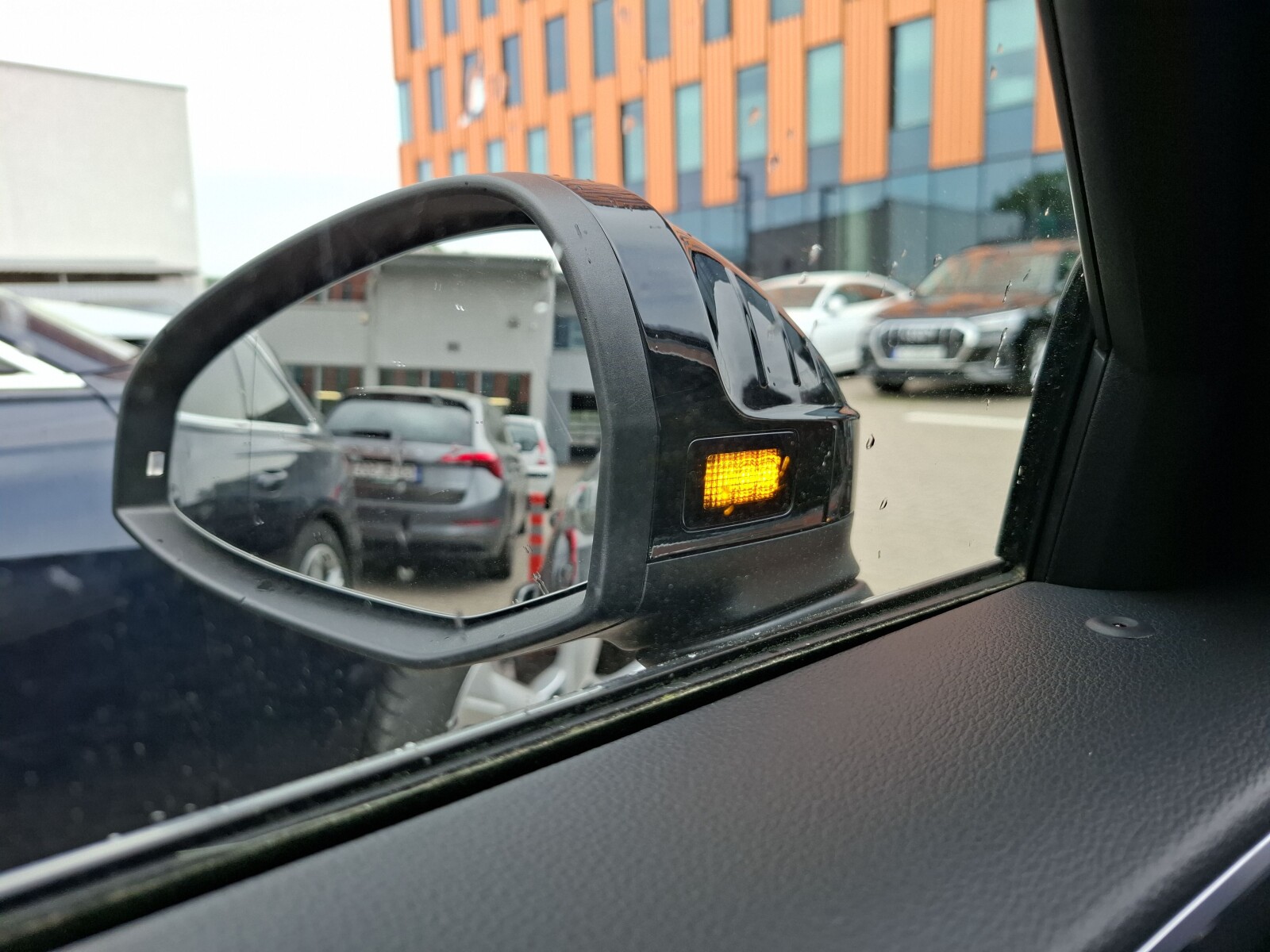Audi A4 Limousine - zdjęcie 21