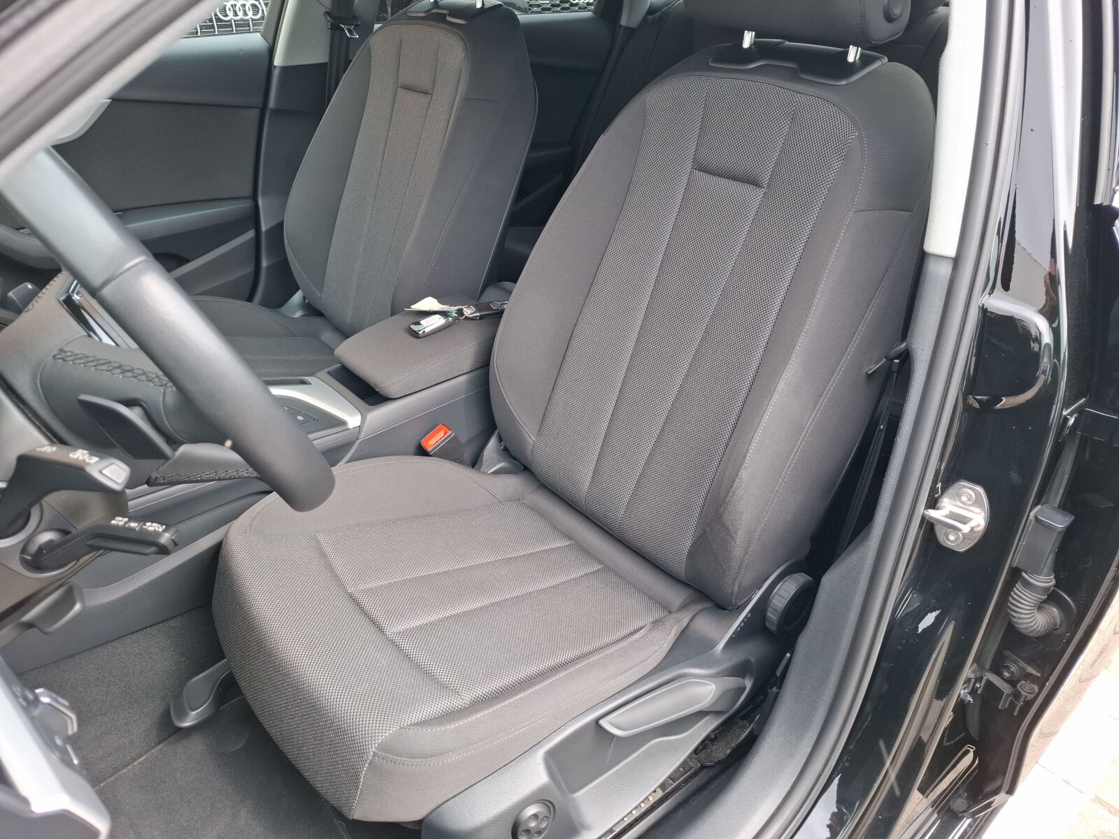 Audi A4 Limousine - zdjęcie 16