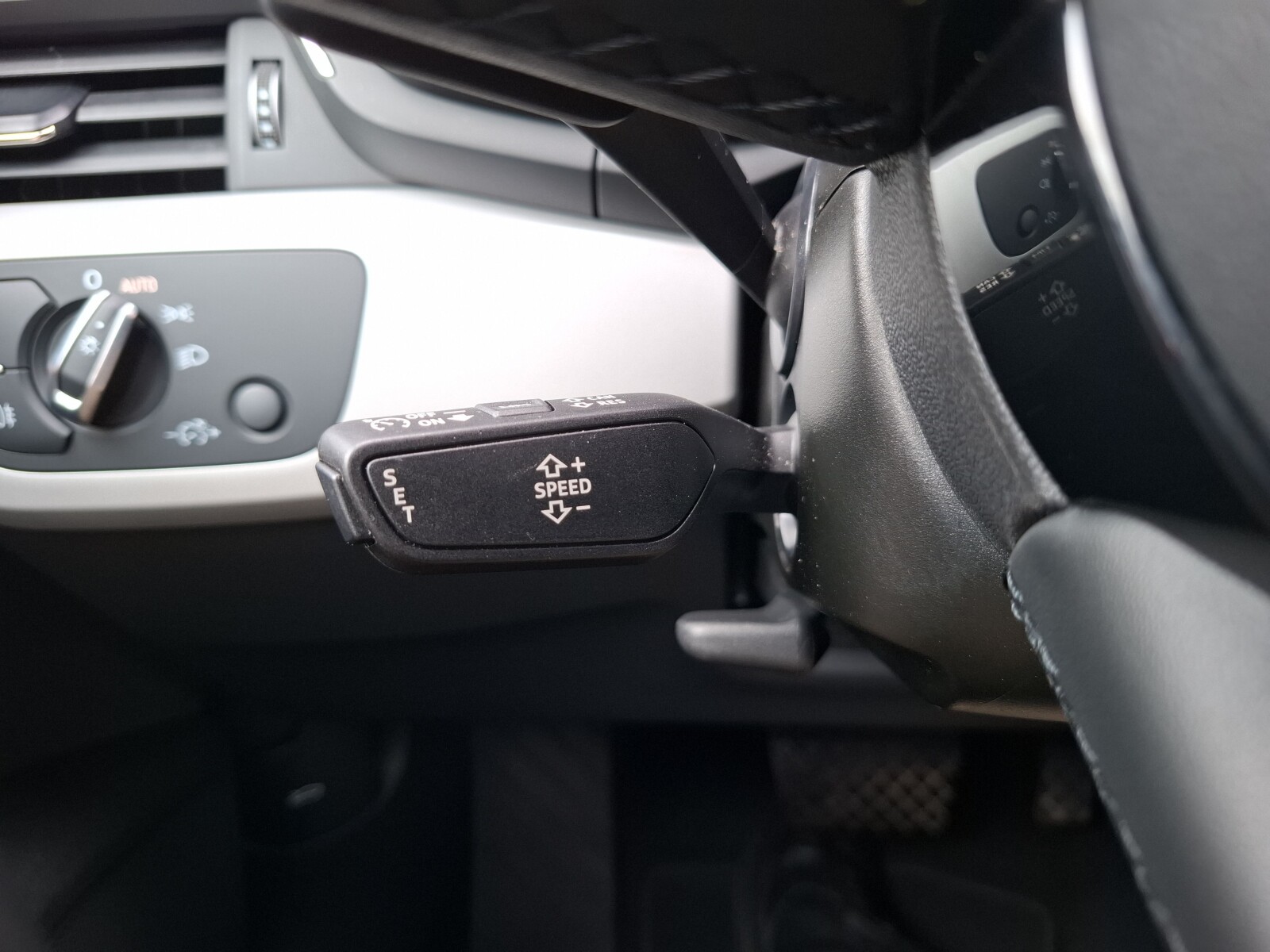 Audi A4 Limousine - zdjęcie 29