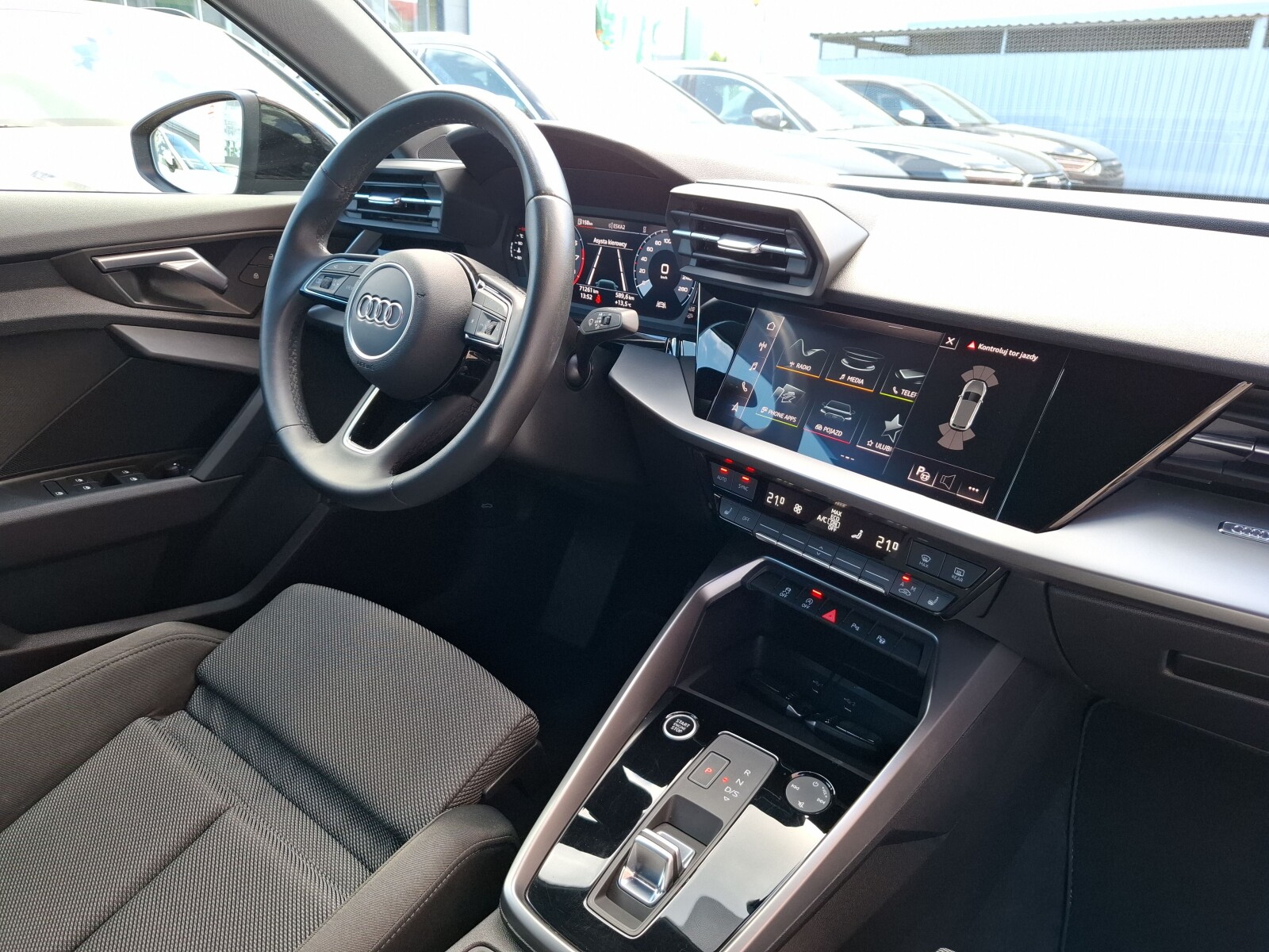 Audi A3 Sportback - zdjęcie 12
