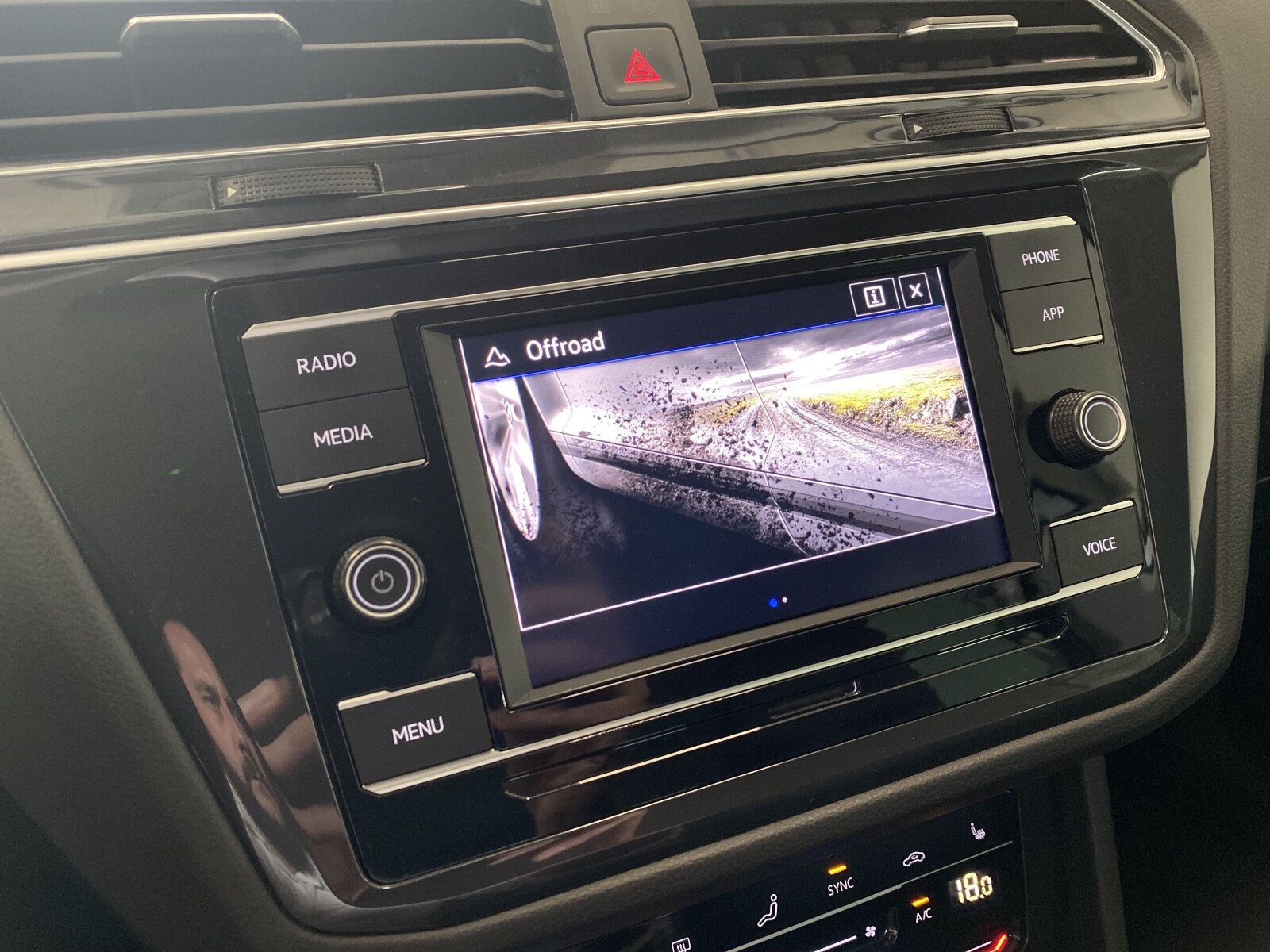 Volkswagen Tiguan - zdjęcie 19
