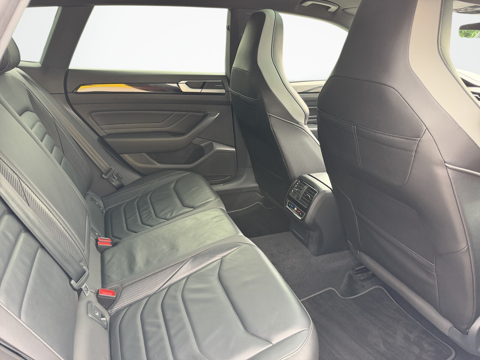 Volkswagen Arteon Shooting Brake - zdjęcie 17