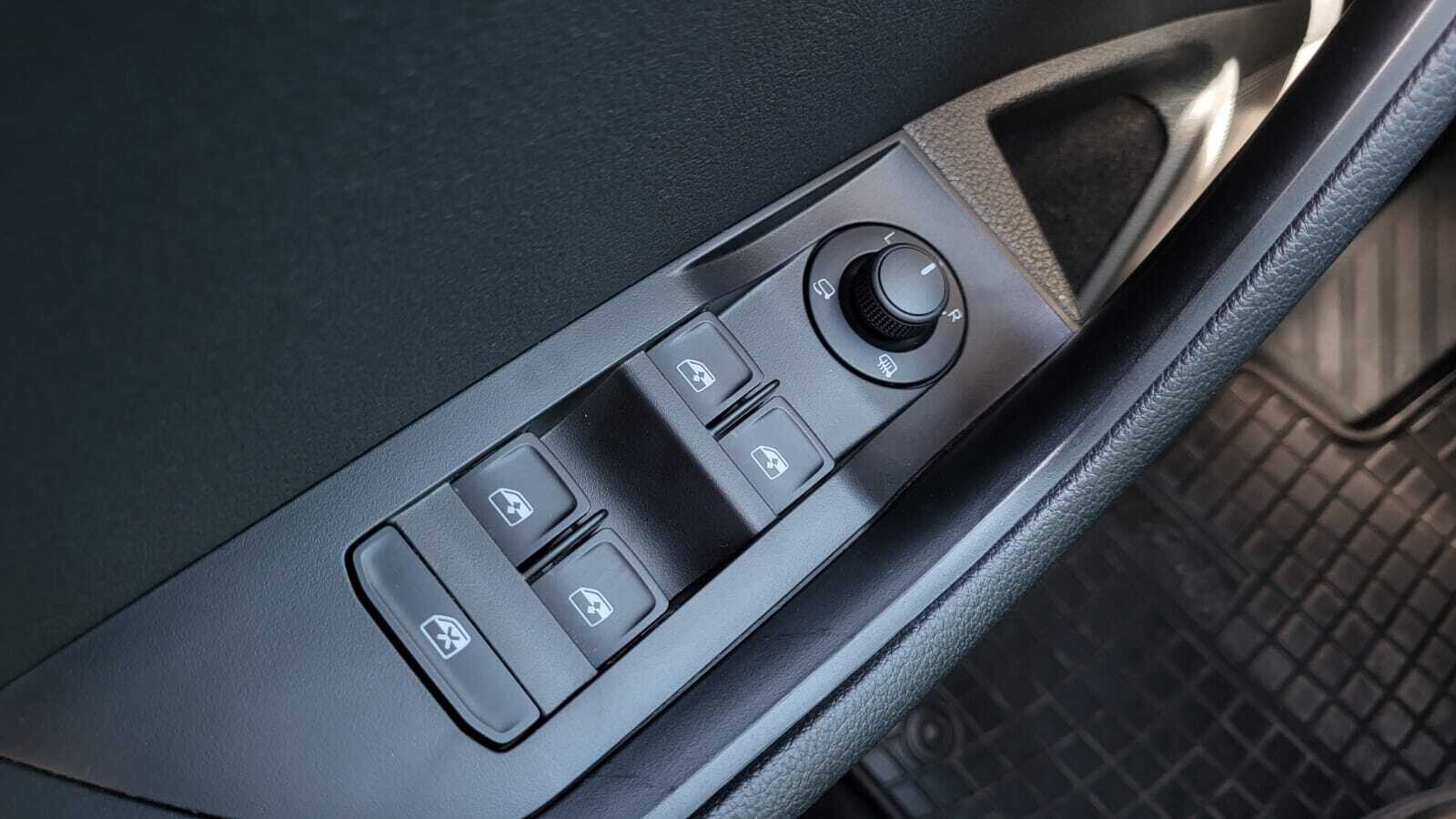 Škoda Superb - zdjęcie 17
