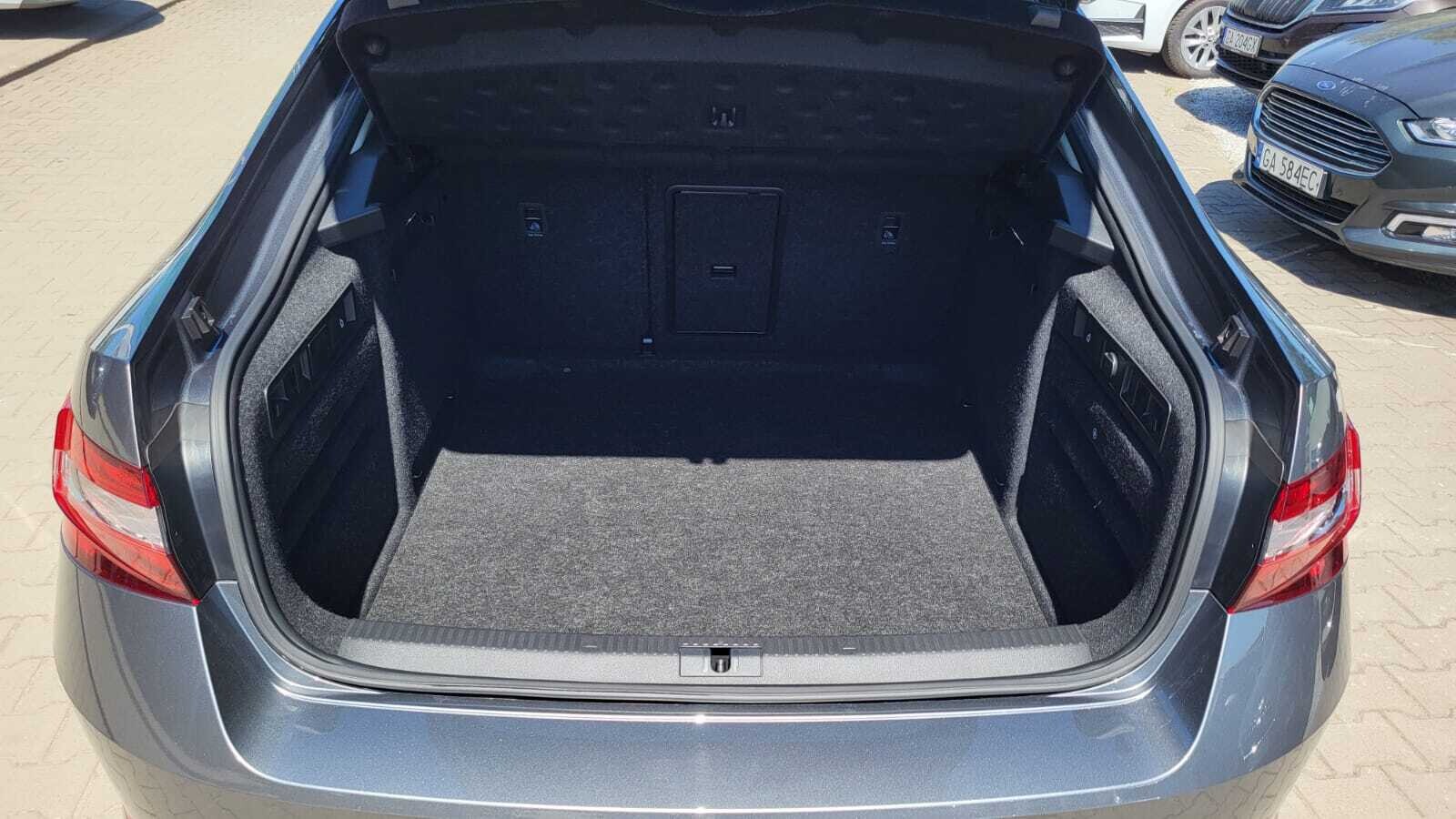 Škoda Superb - zdjęcie 13