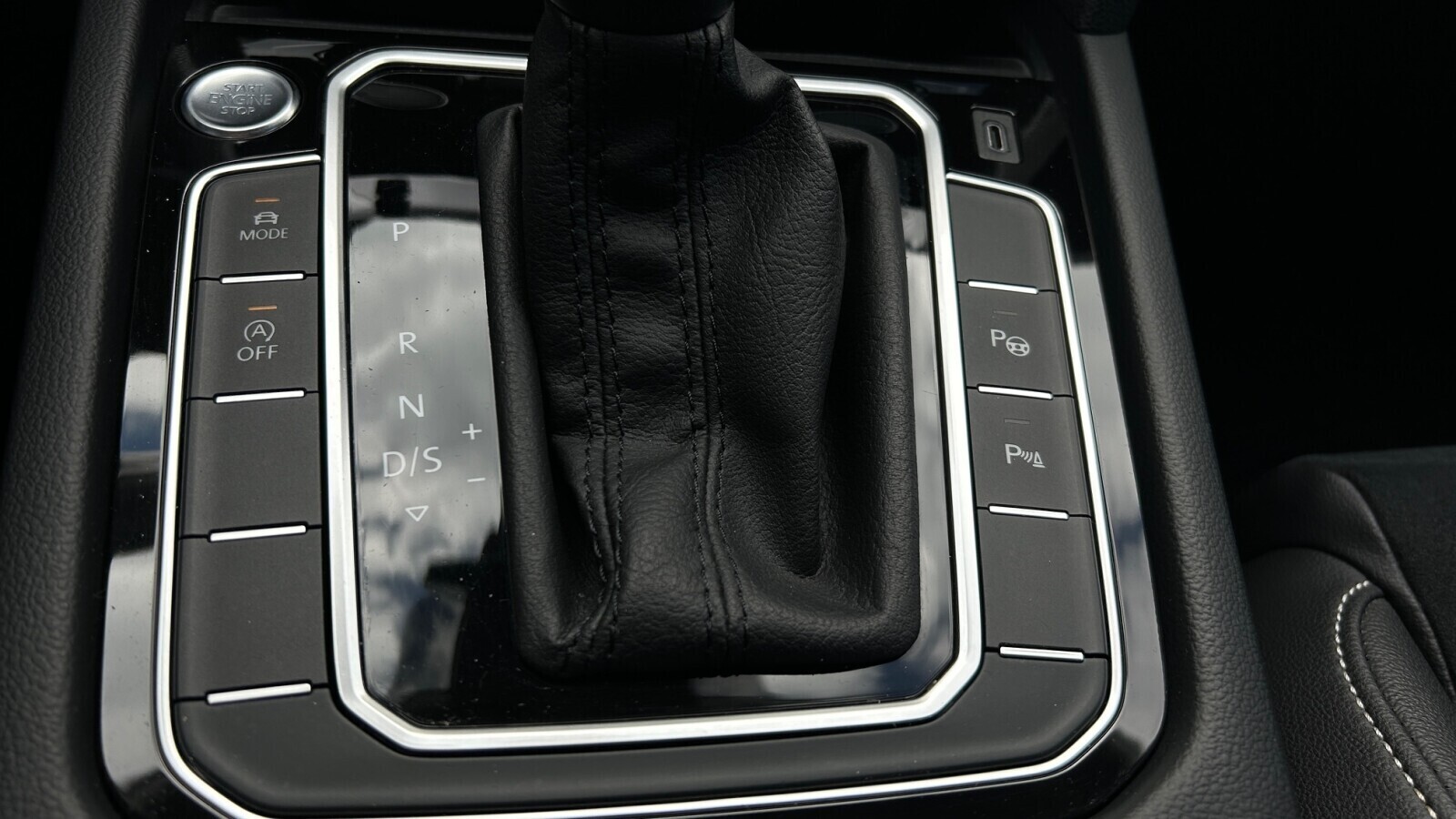 Volkswagen Passat Variant - zdjęcie 21