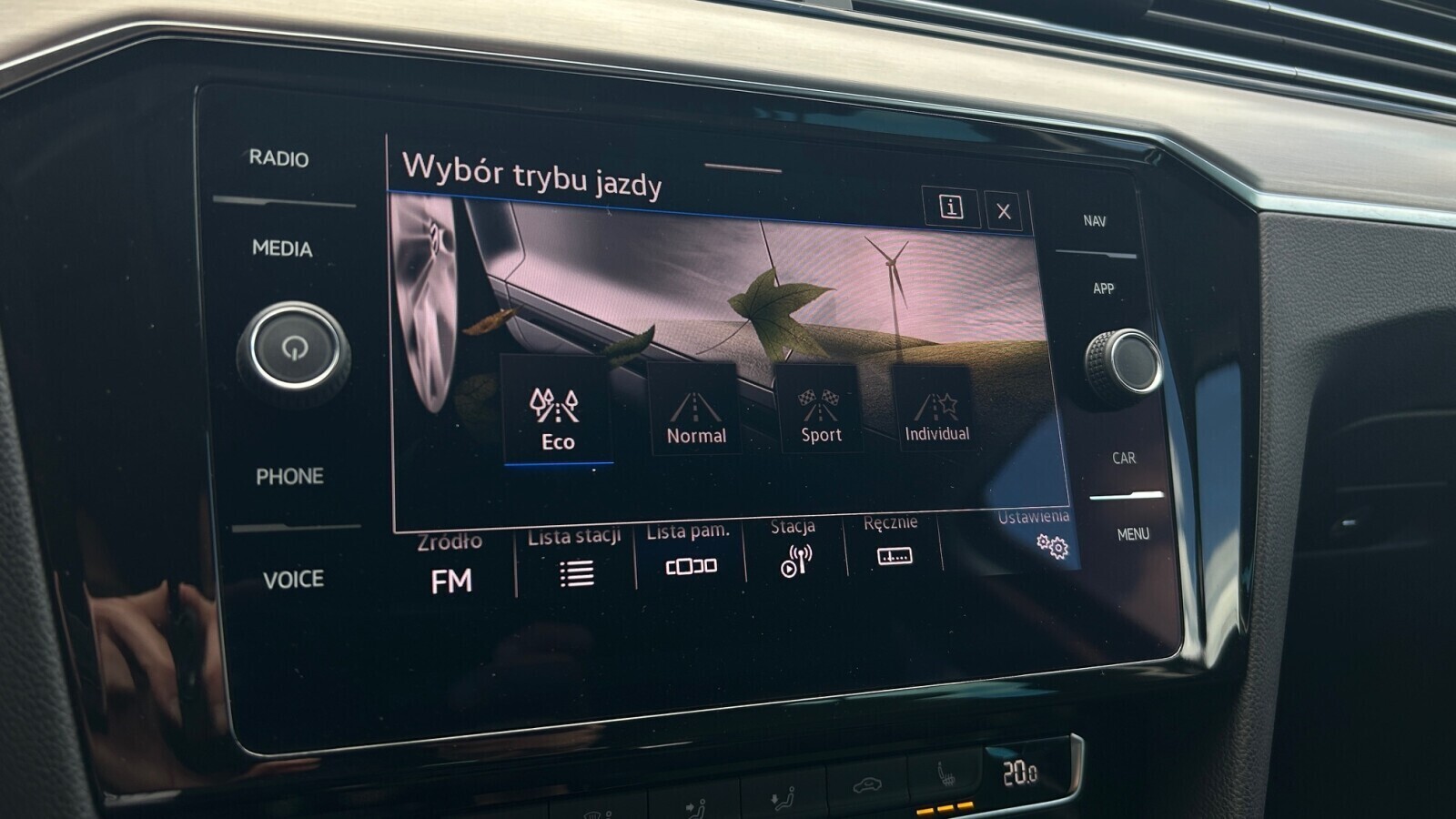 Volkswagen Passat Variant - zdjęcie 22