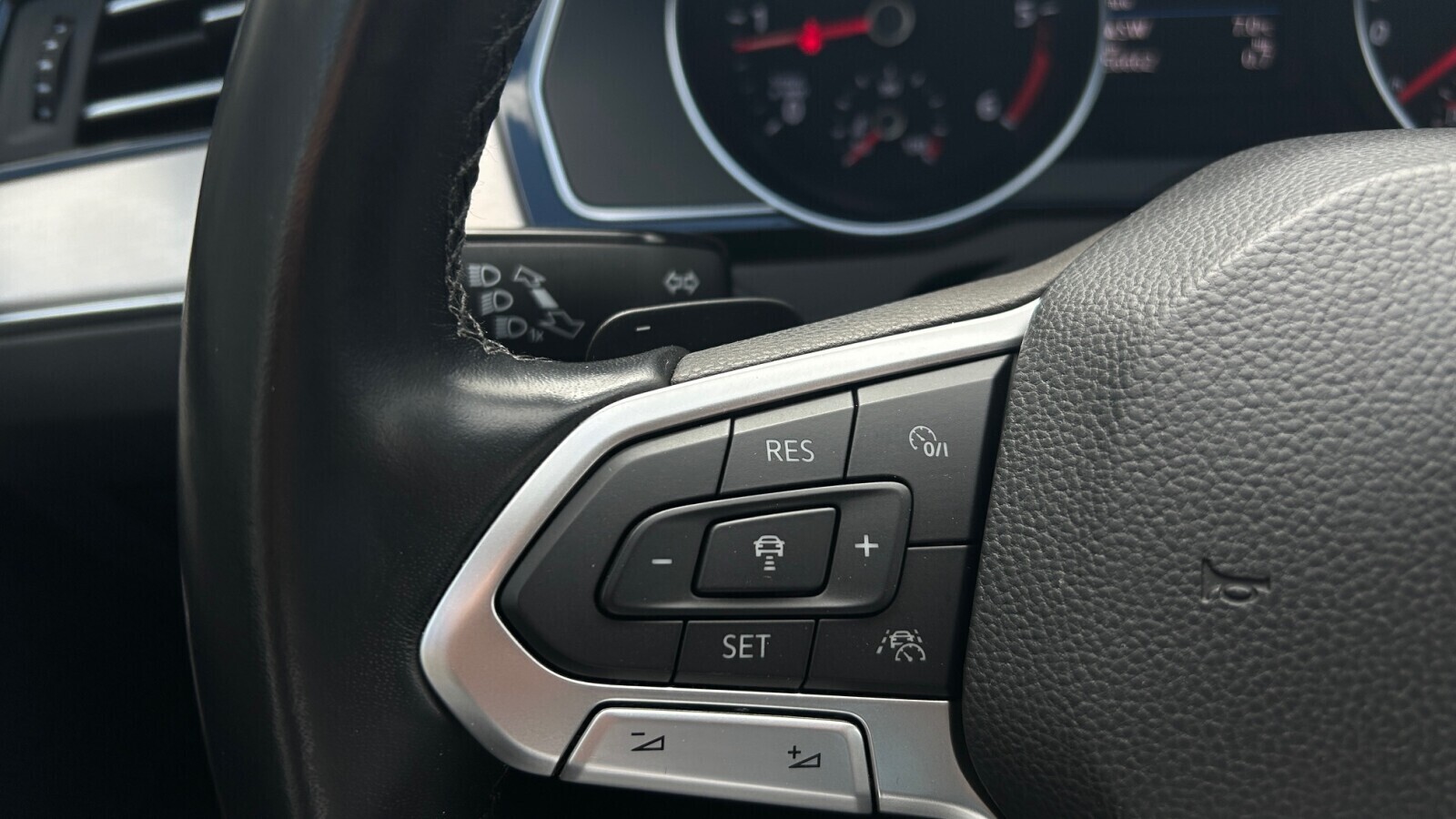Volkswagen Passat Variant - zdjęcie 16