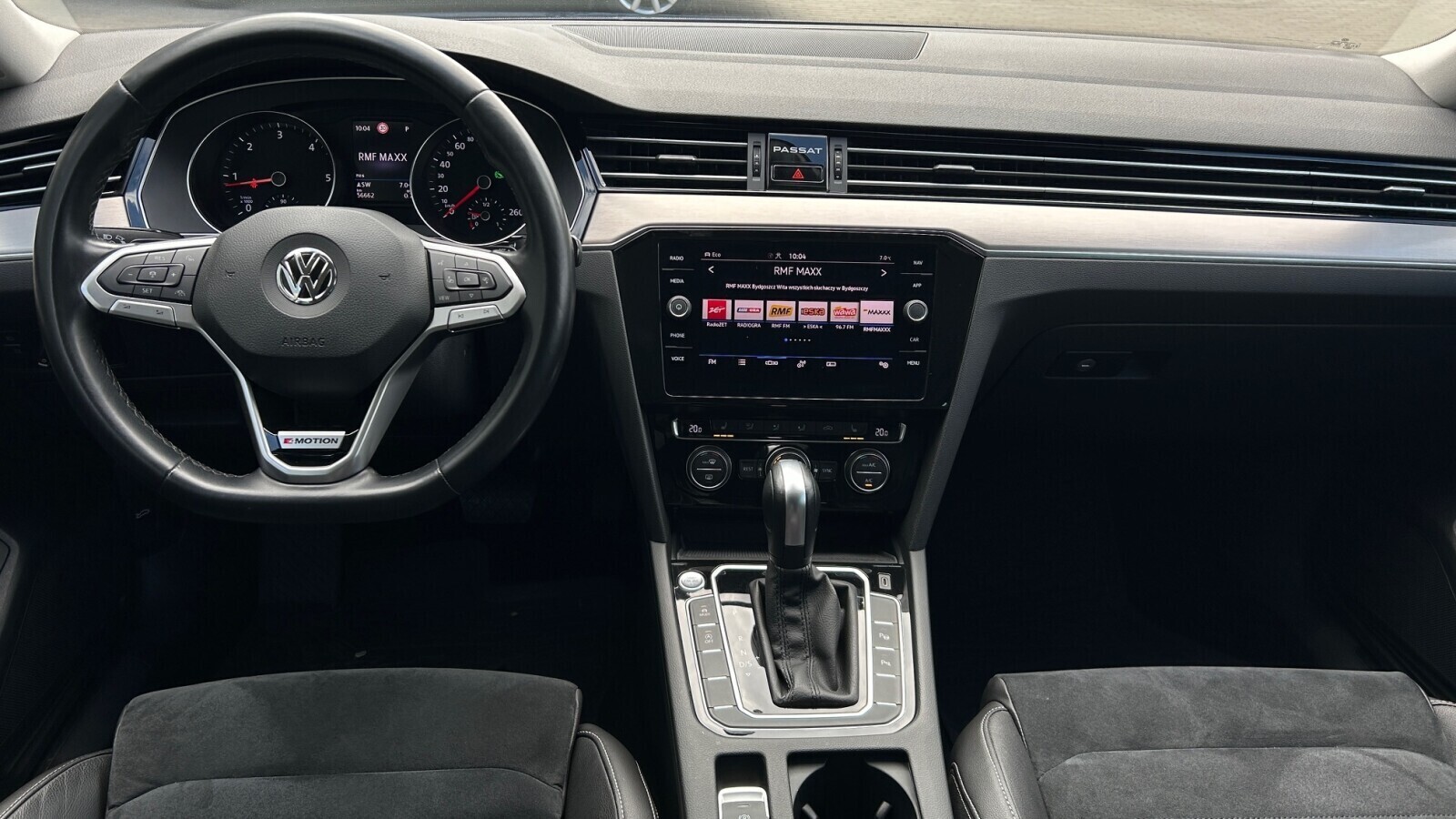 Volkswagen Passat Variant - zdjęcie 15