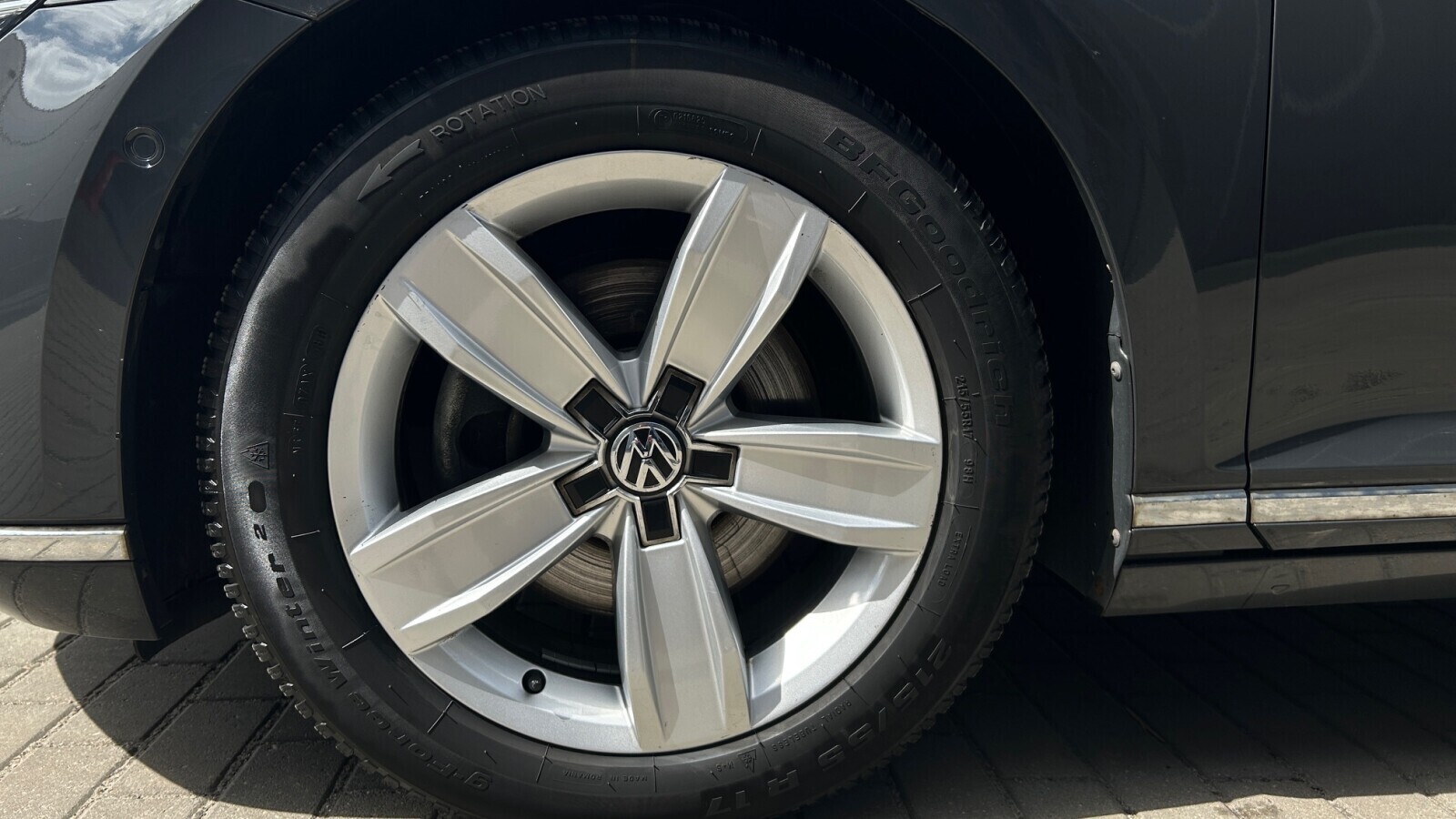 Volkswagen Passat Variant - zdjęcie 33