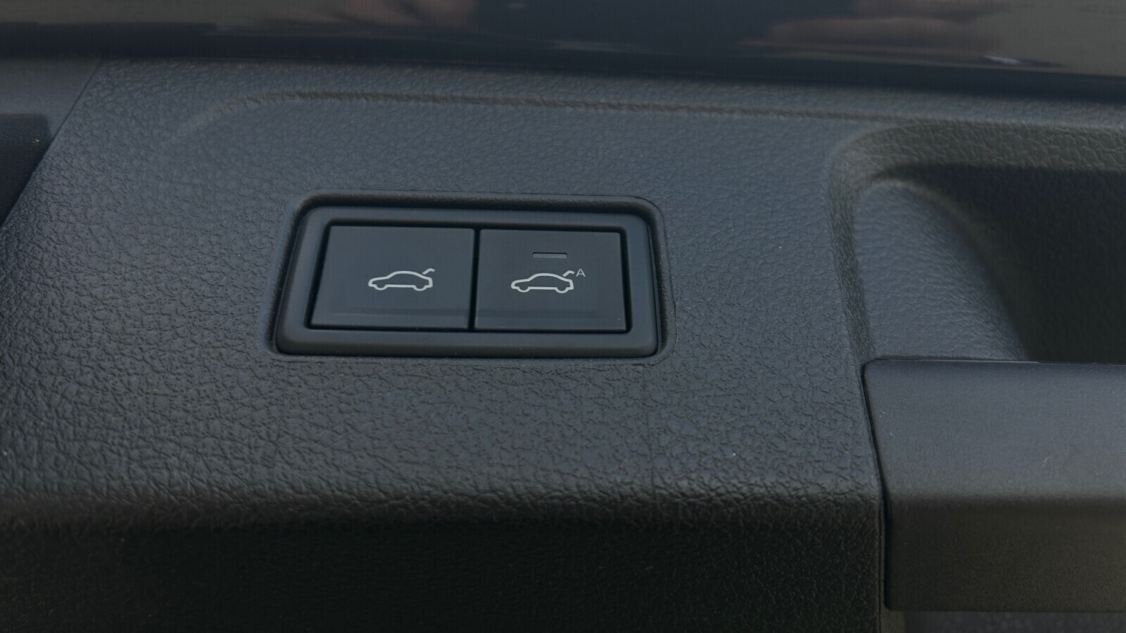 Volkswagen Passat Variant - zdjęcie 34