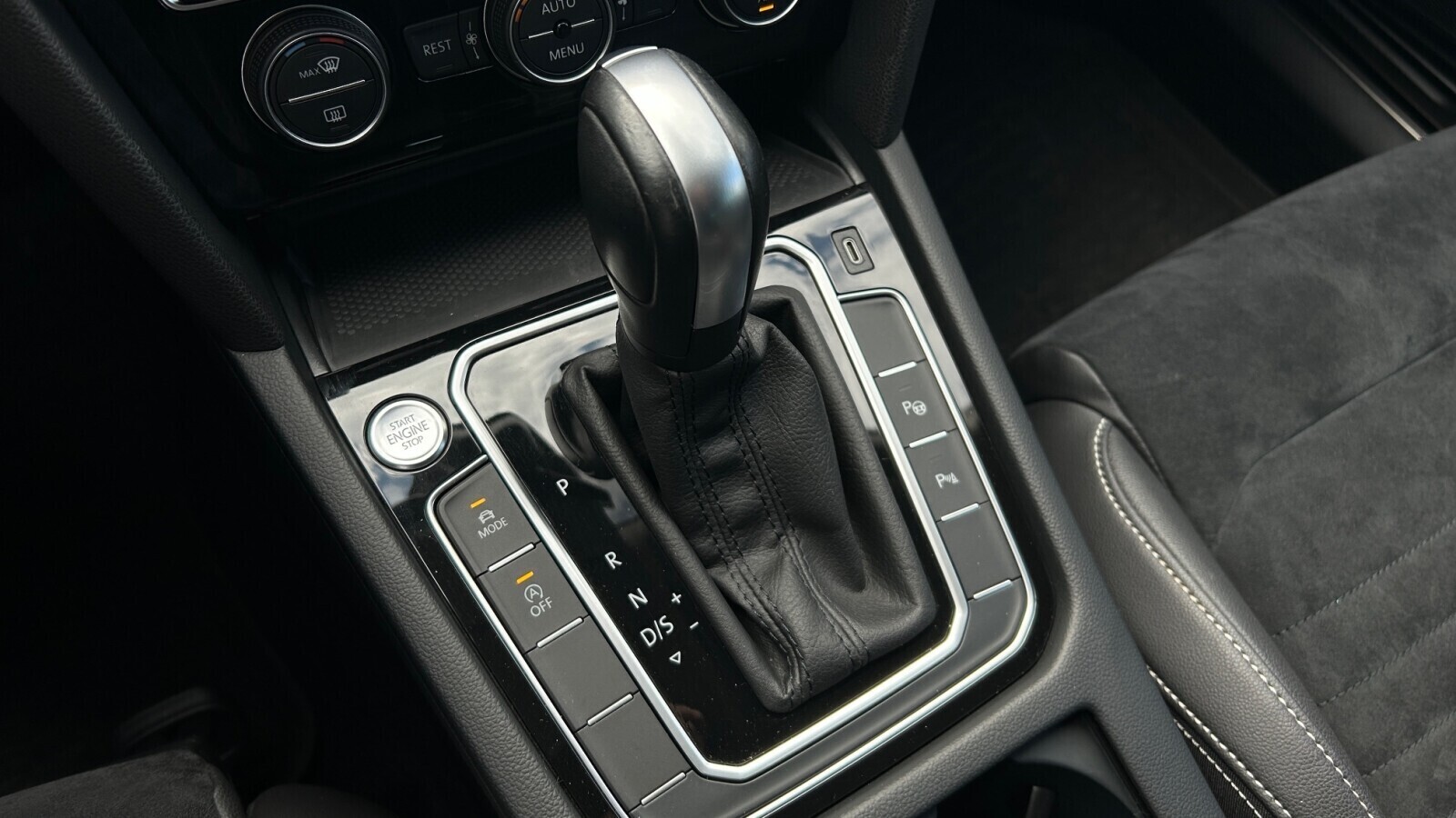 Volkswagen Passat Variant - zdjęcie 20