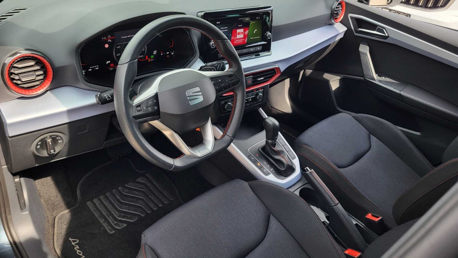 Seat Arona - zdjęcie 9