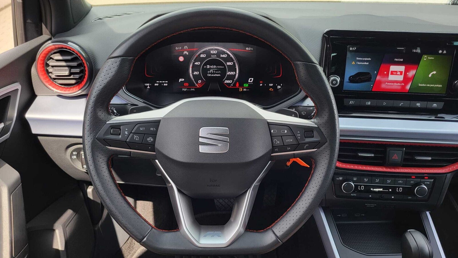 Seat Arona - zdjęcie 17