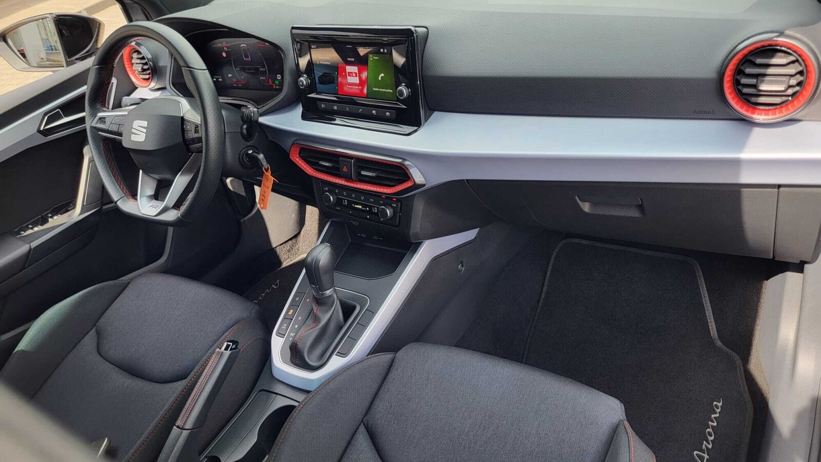 Seat Arona - zdjęcie 14