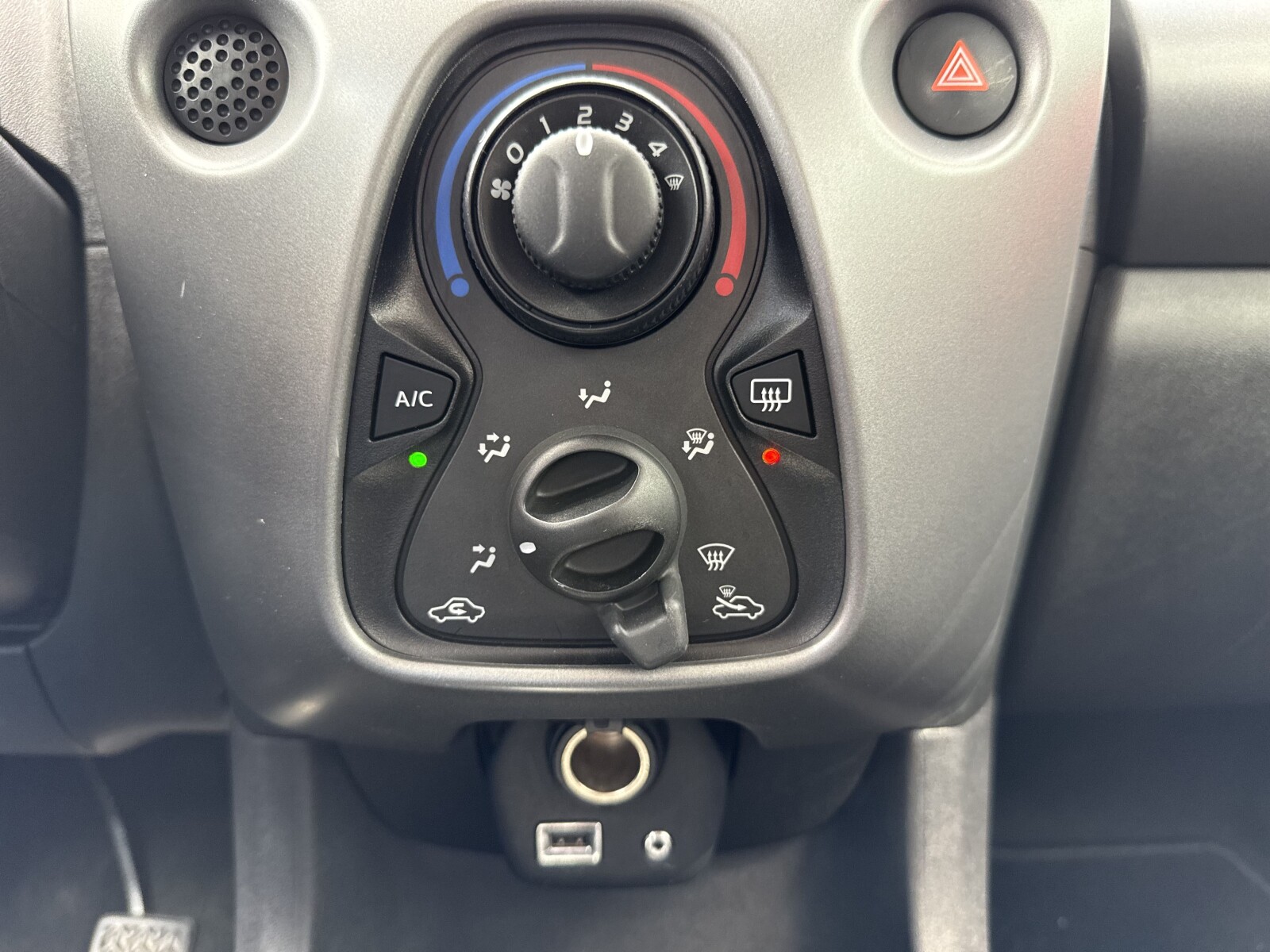 Toyota Aygo - zdjęcie 21