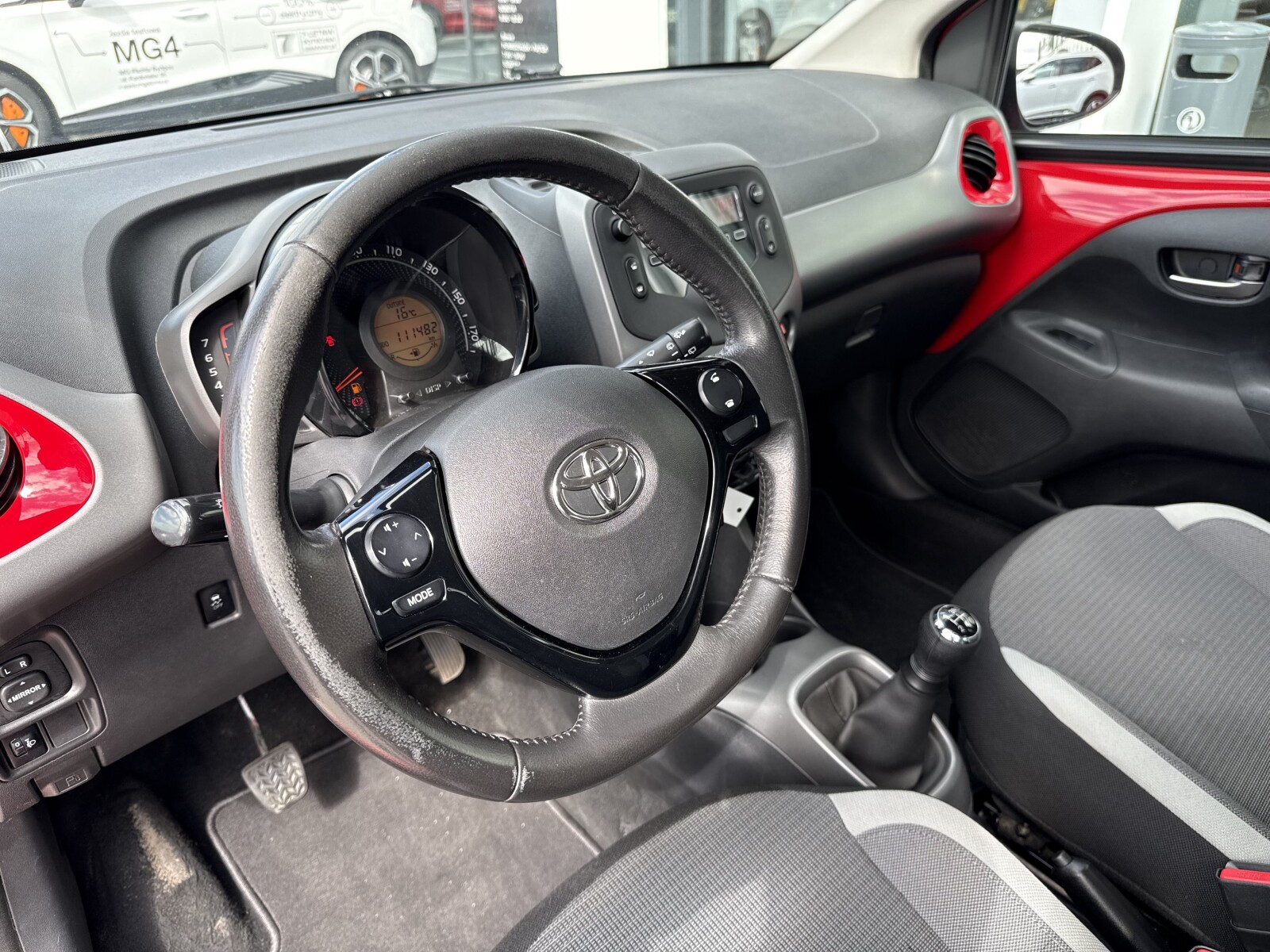 Toyota Aygo - zdjęcie 9