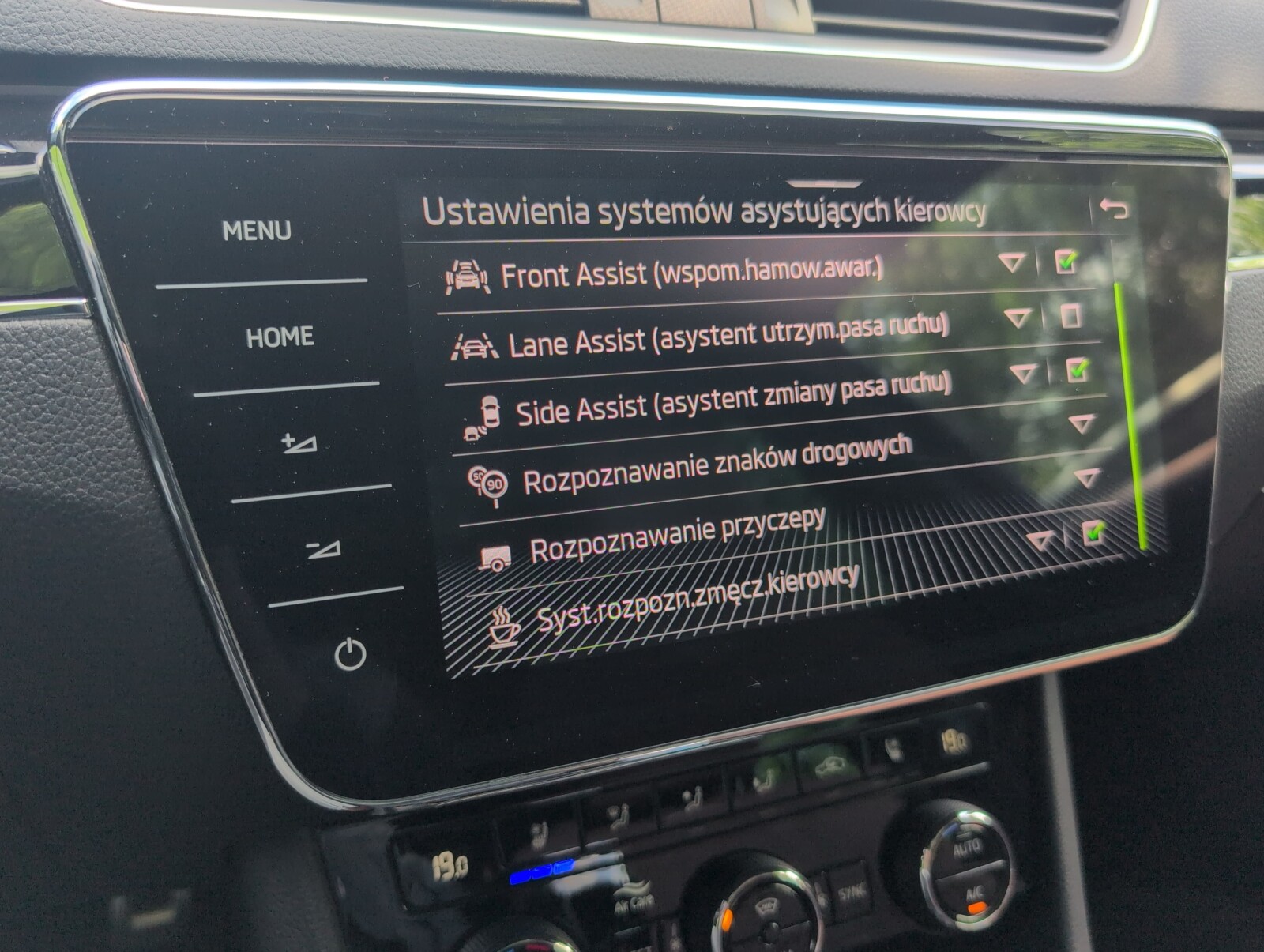 Škoda Superb Combi - zdjęcie 34