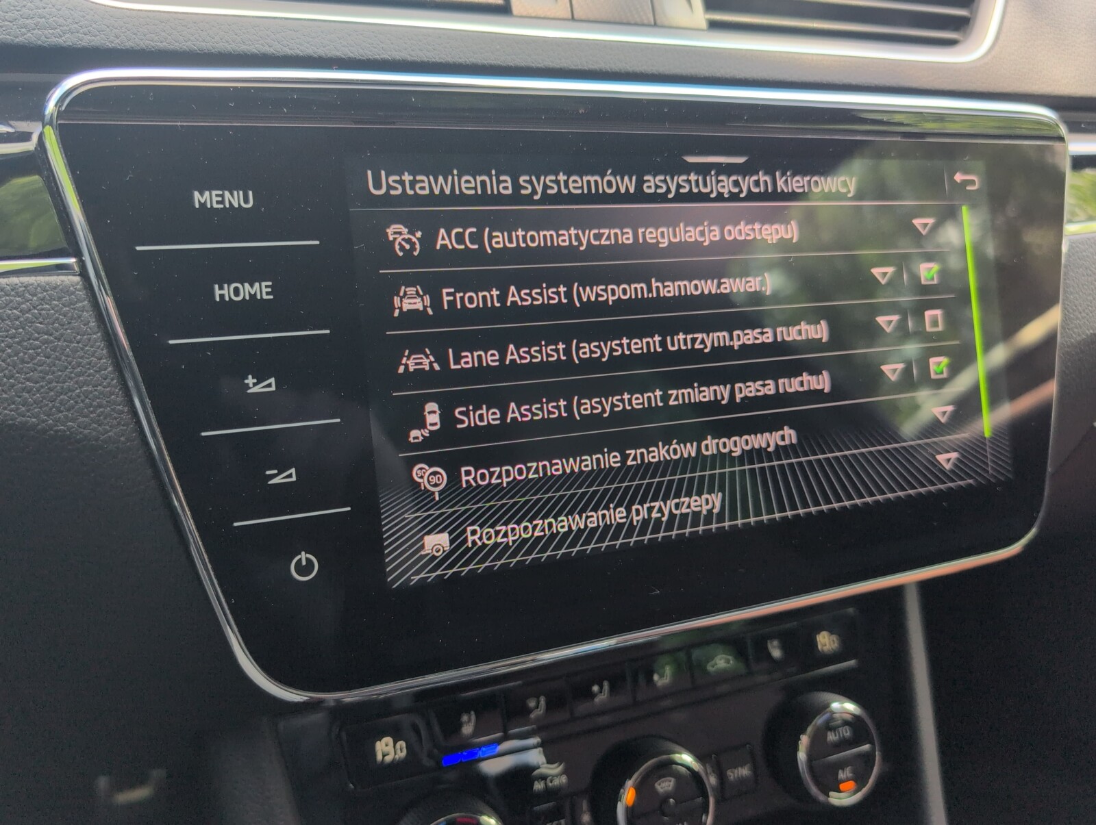 Škoda Superb Combi - zdjęcie 33