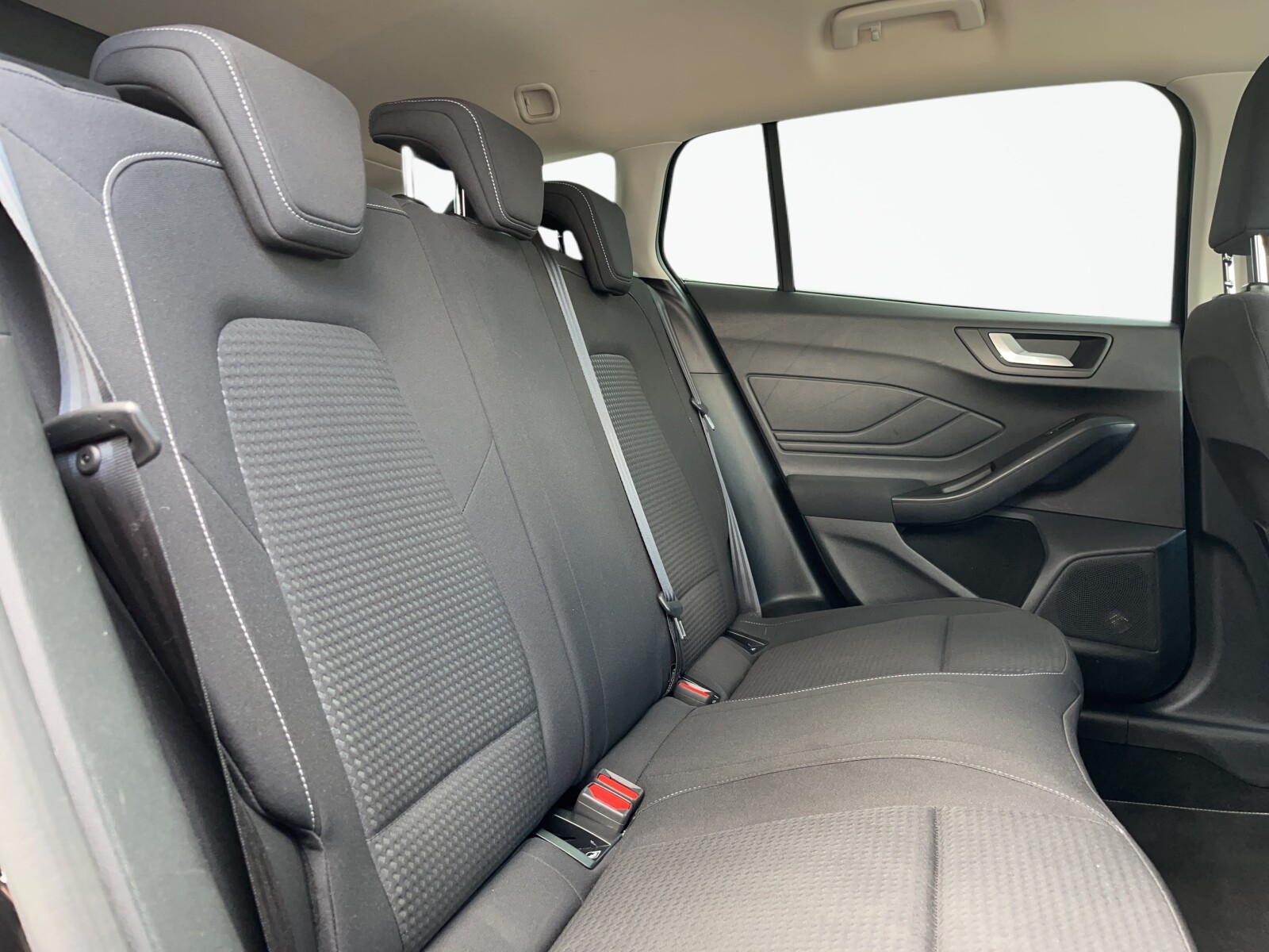 Ford Focus - zdjęcie 19