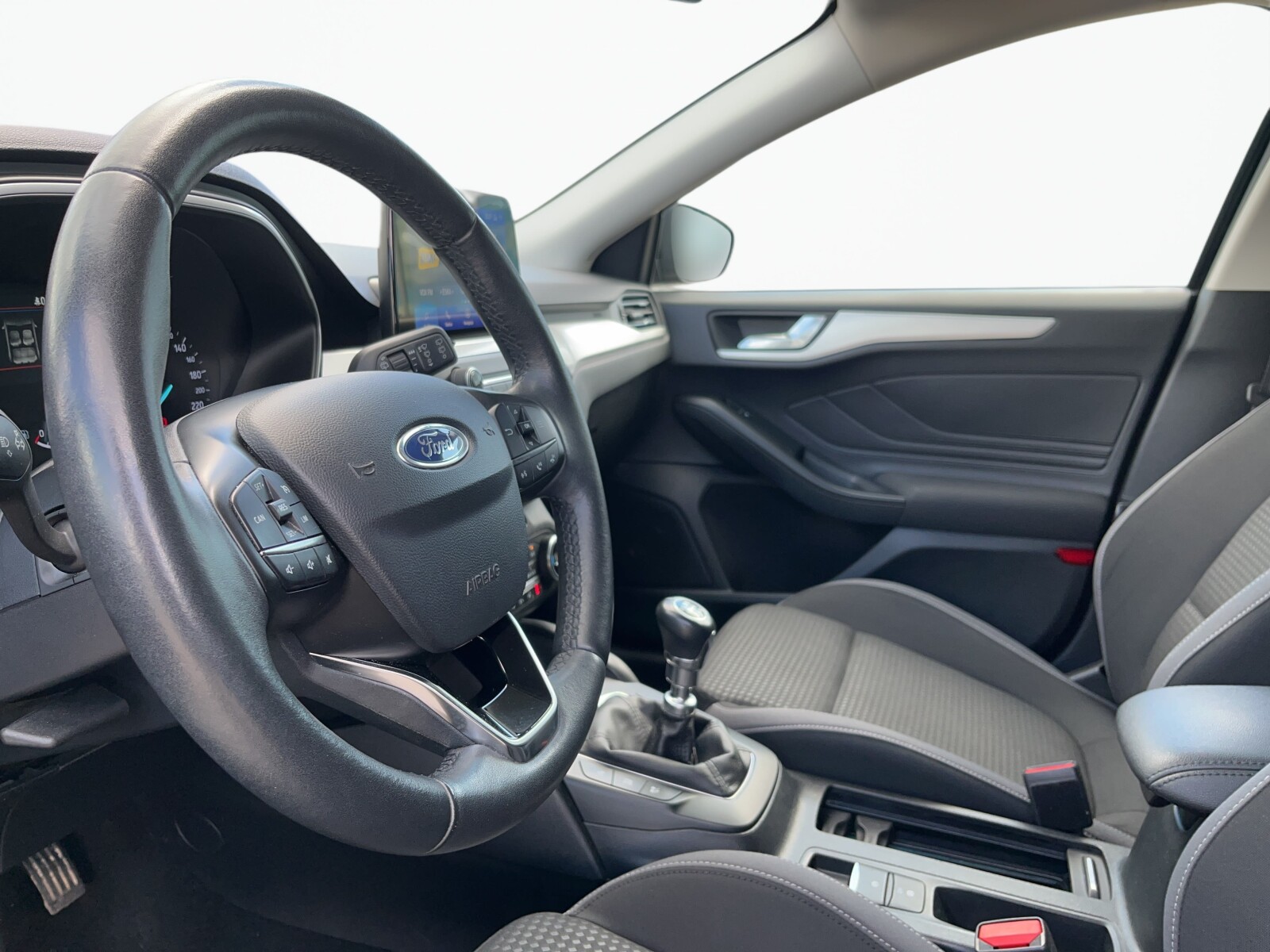Ford Focus - zdjęcie 9