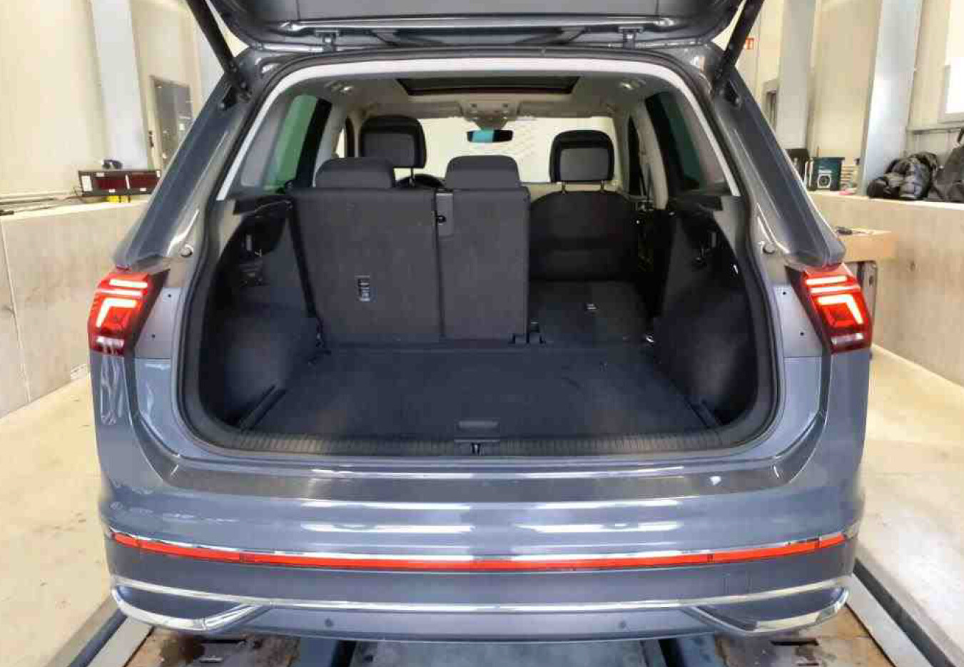 Volkswagen Tiguan - zdjęcie 7