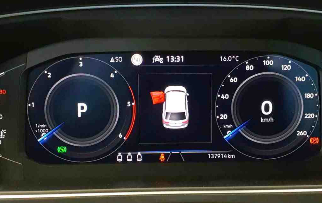 Volkswagen Tiguan - zdjęcie 8