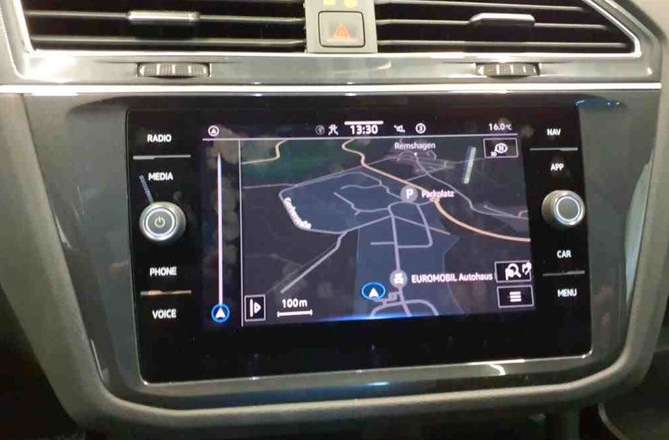 Volkswagen Tiguan - zdjęcie 9