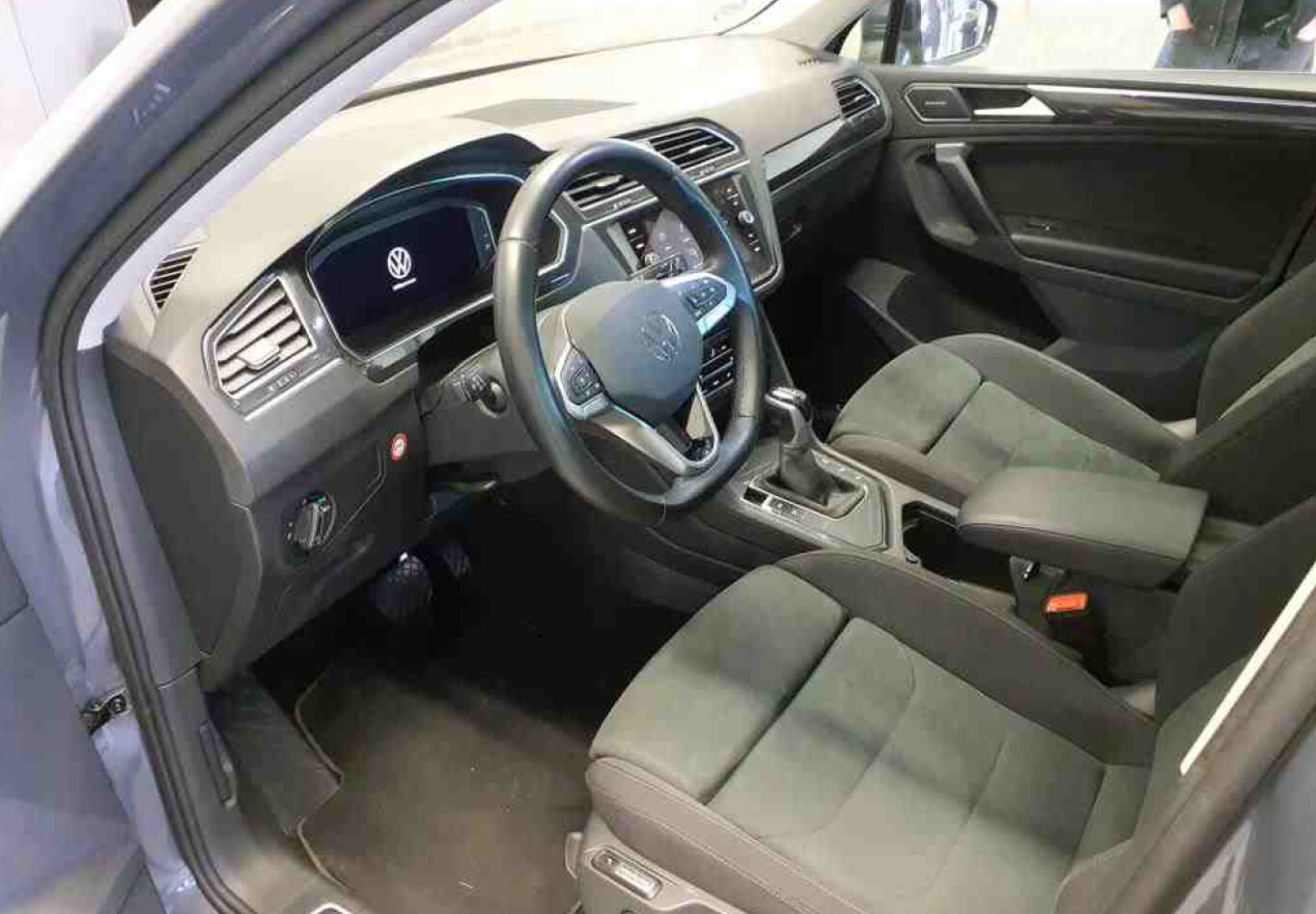 Volkswagen Tiguan - zdjęcie 5