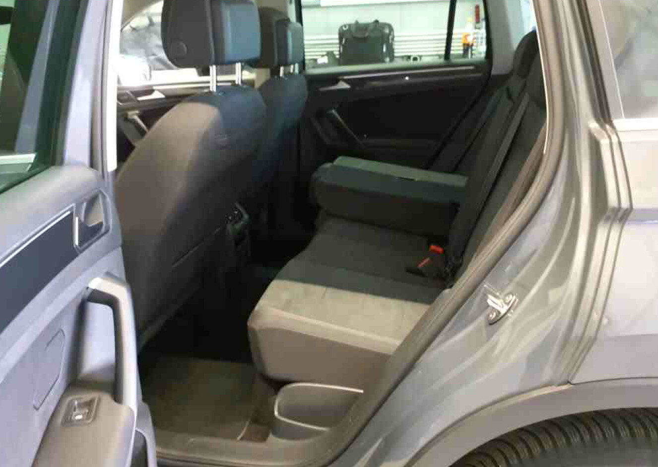Volkswagen Tiguan - zdjęcie 6