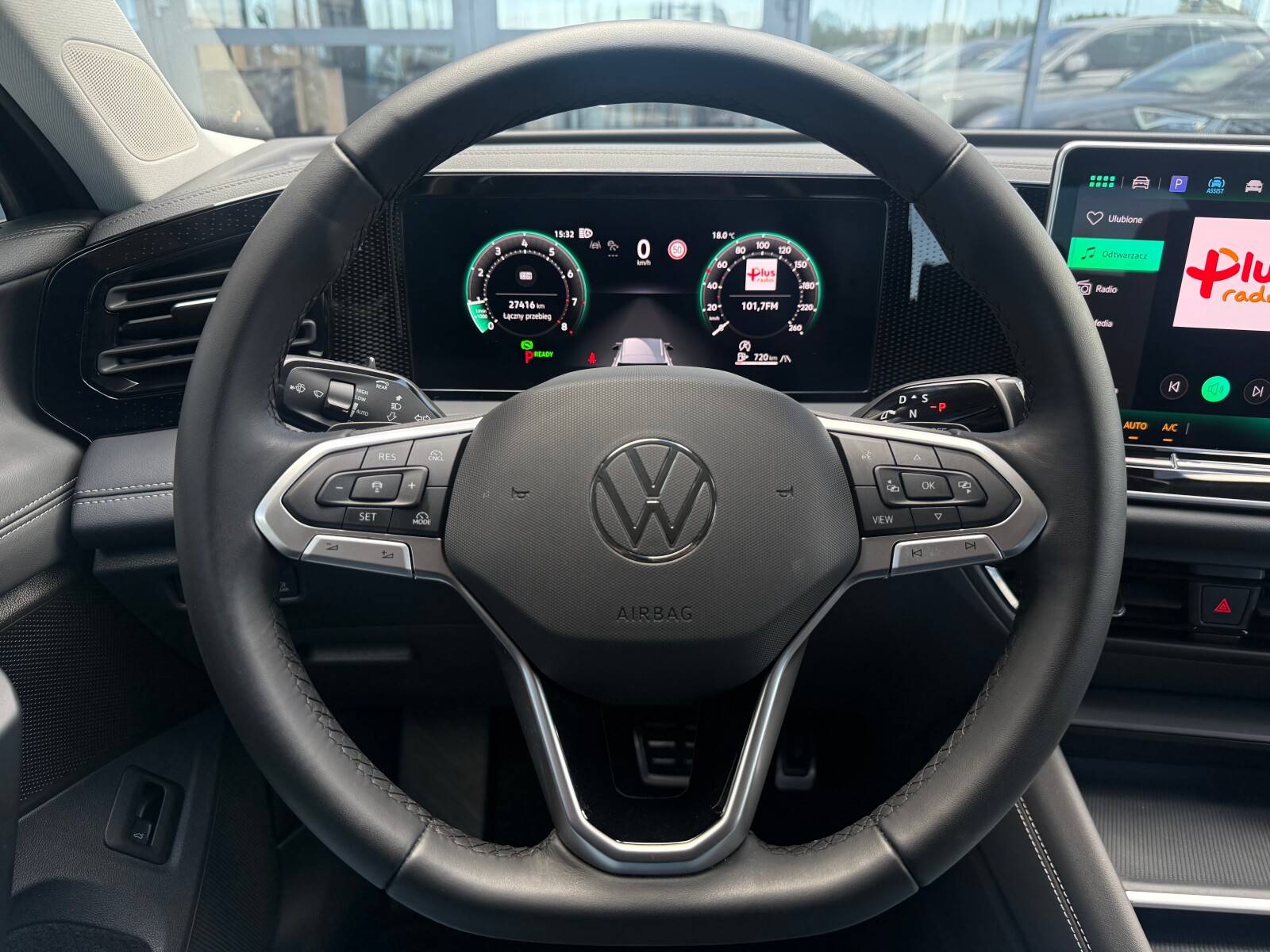 Volkswagen Tiguan - zdjęcie 21