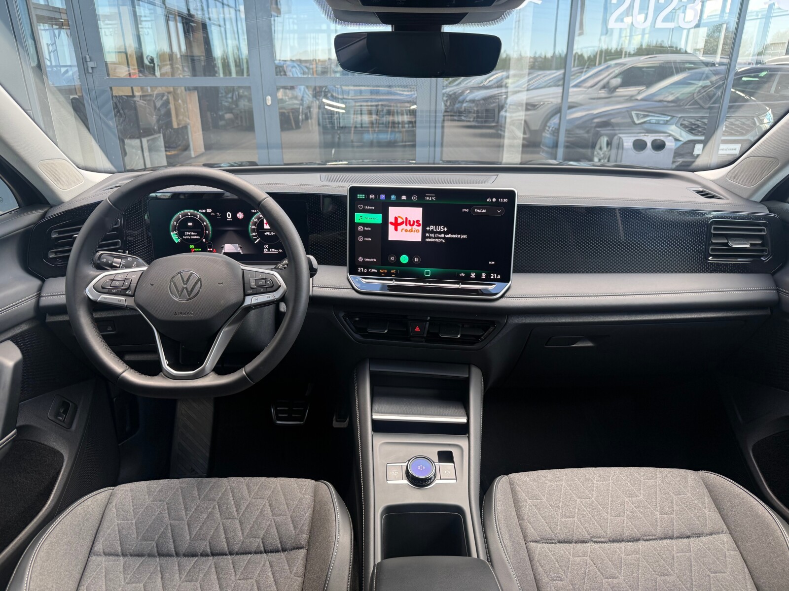 Volkswagen Tiguan - zdjęcie 9