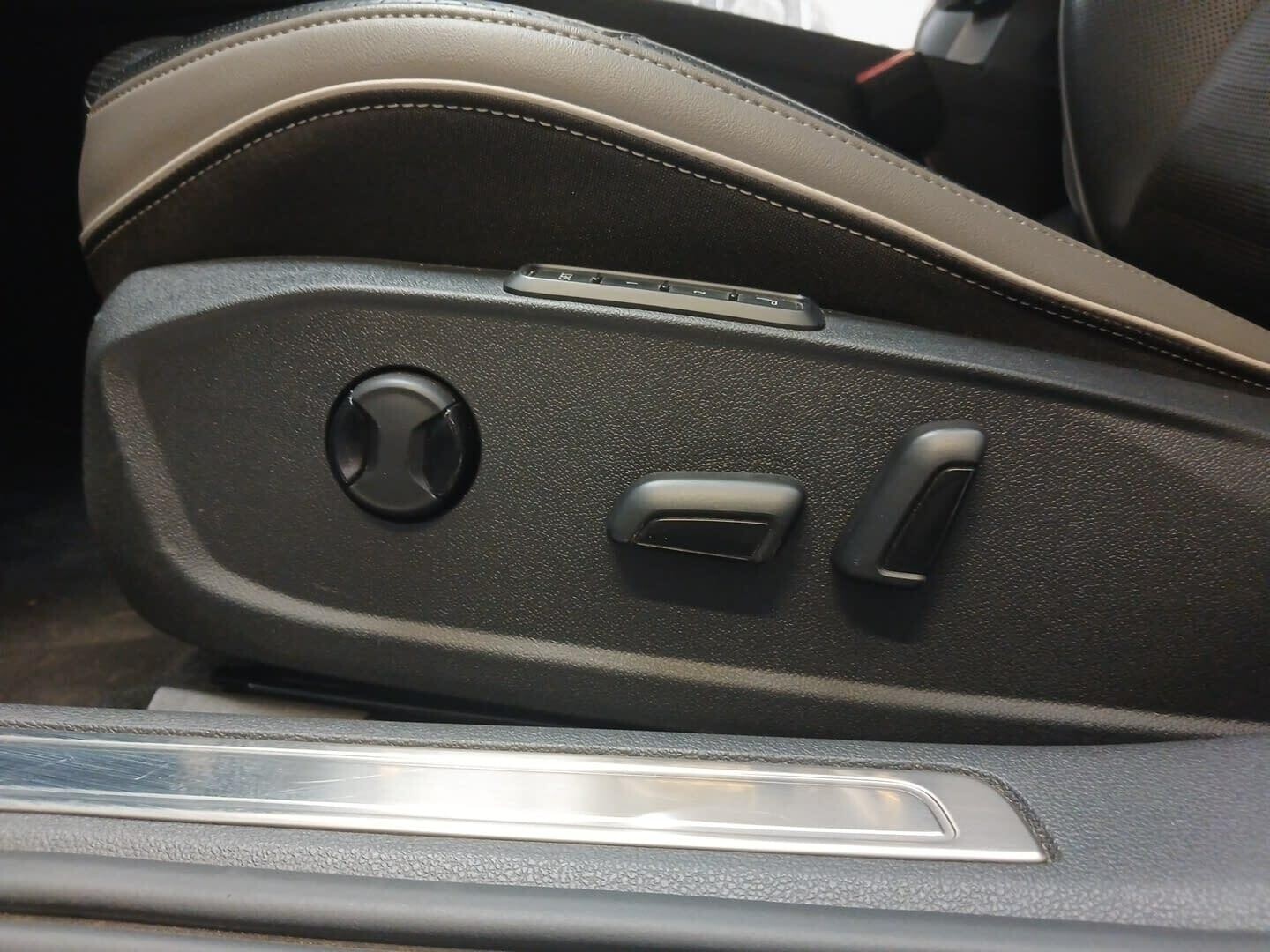 Volkswagen Arteon - zdjęcie 13