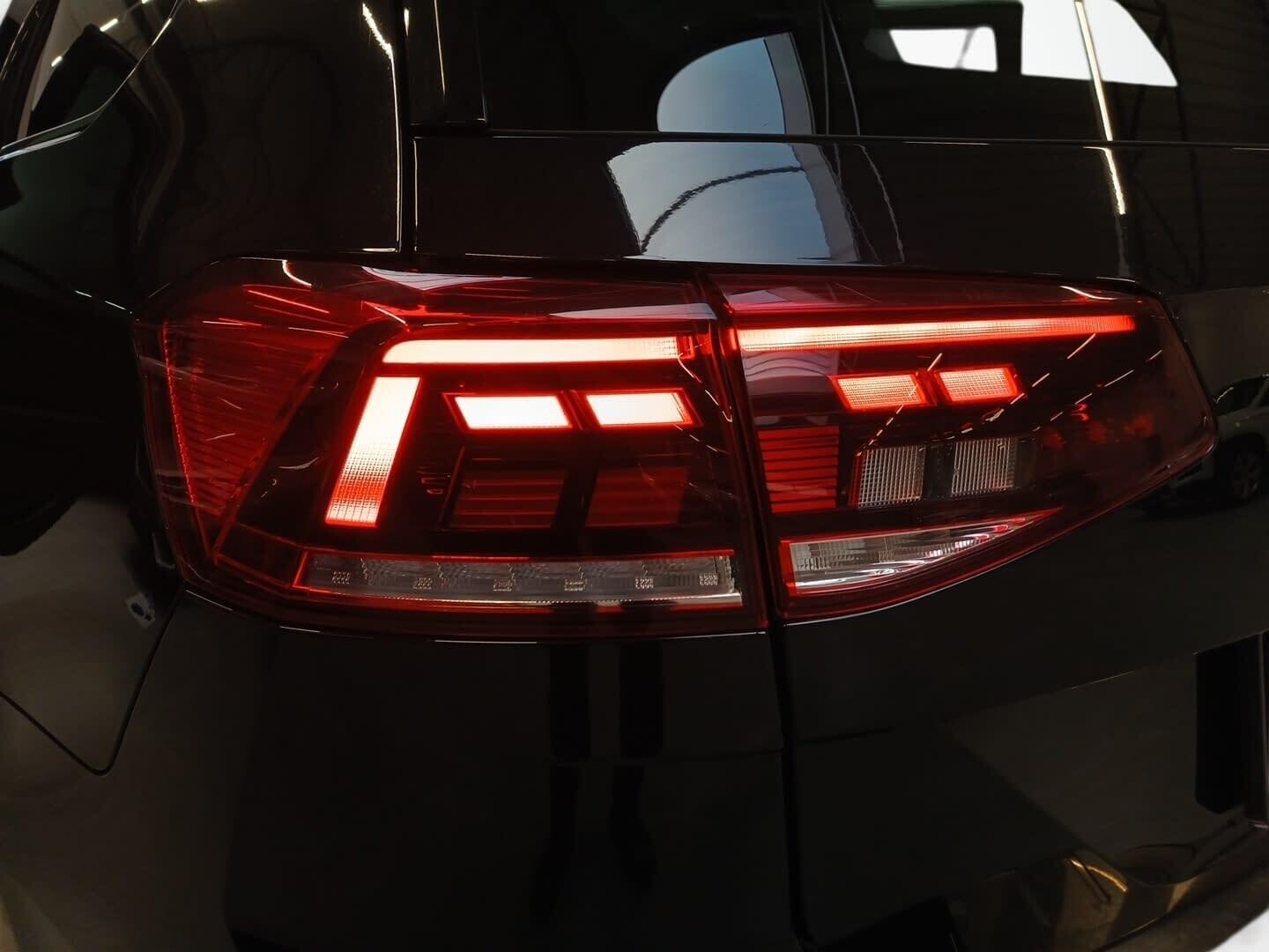 Volkswagen Passat - zdjęcie 10