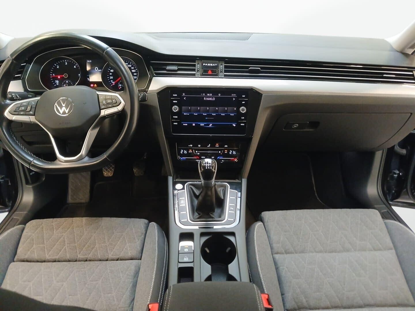 Volkswagen Passat - zdjęcie 9