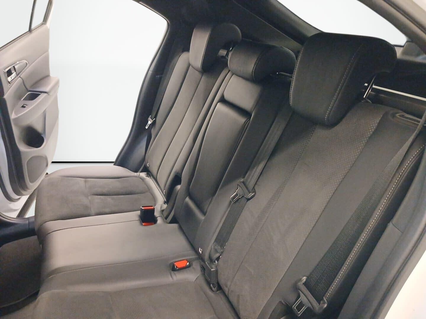 Mitsubishi Eclipse Cross - zdjęcie 37