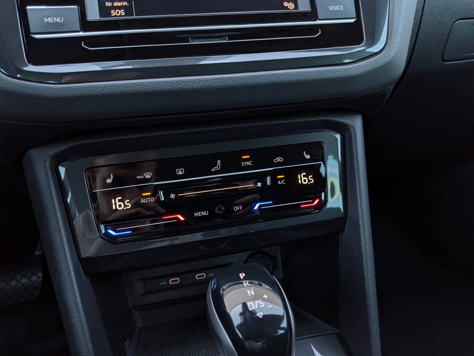 Volkswagen Tiguan - zdjęcie 23