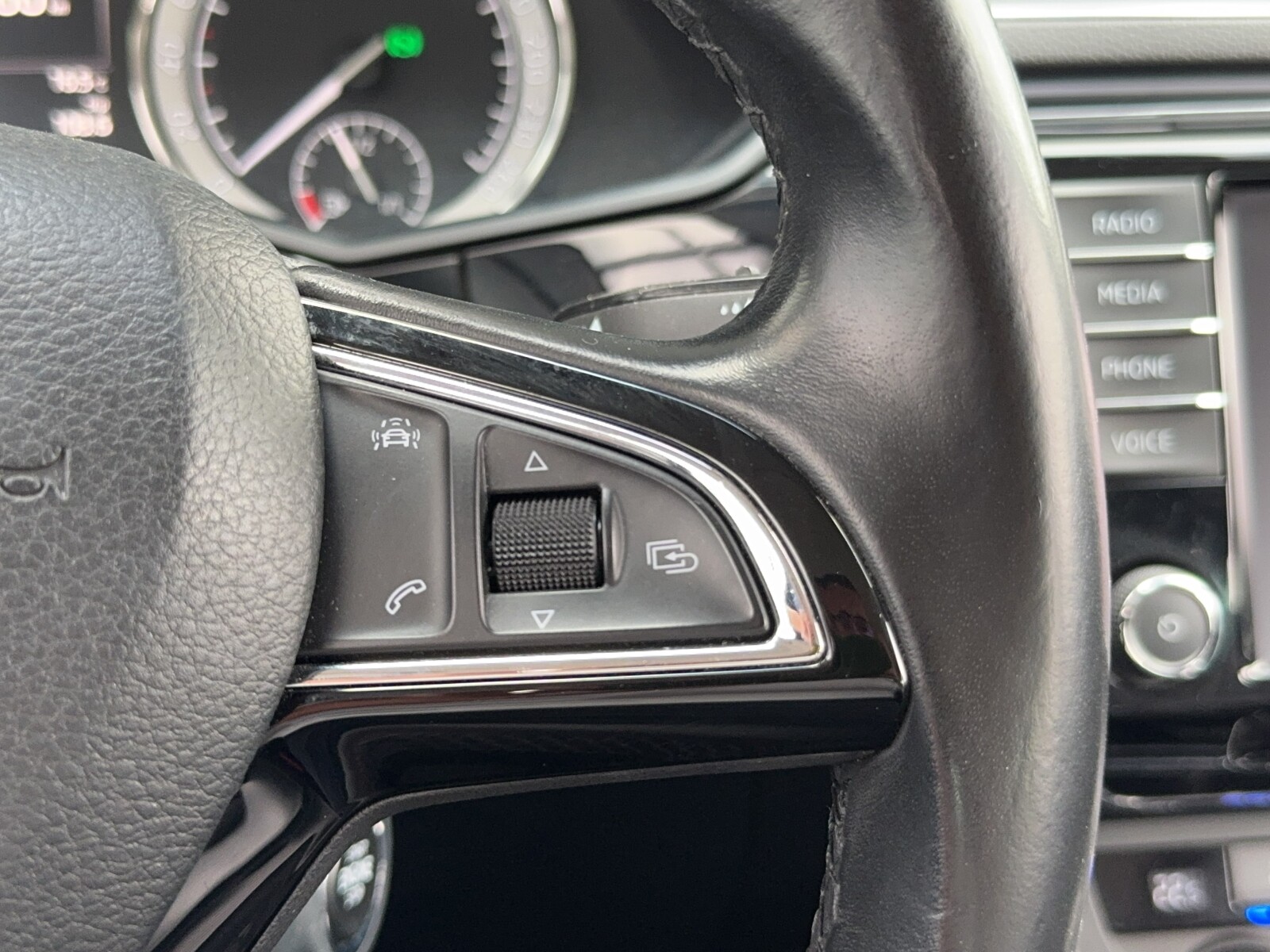 Škoda Superb - zdjęcie 28
