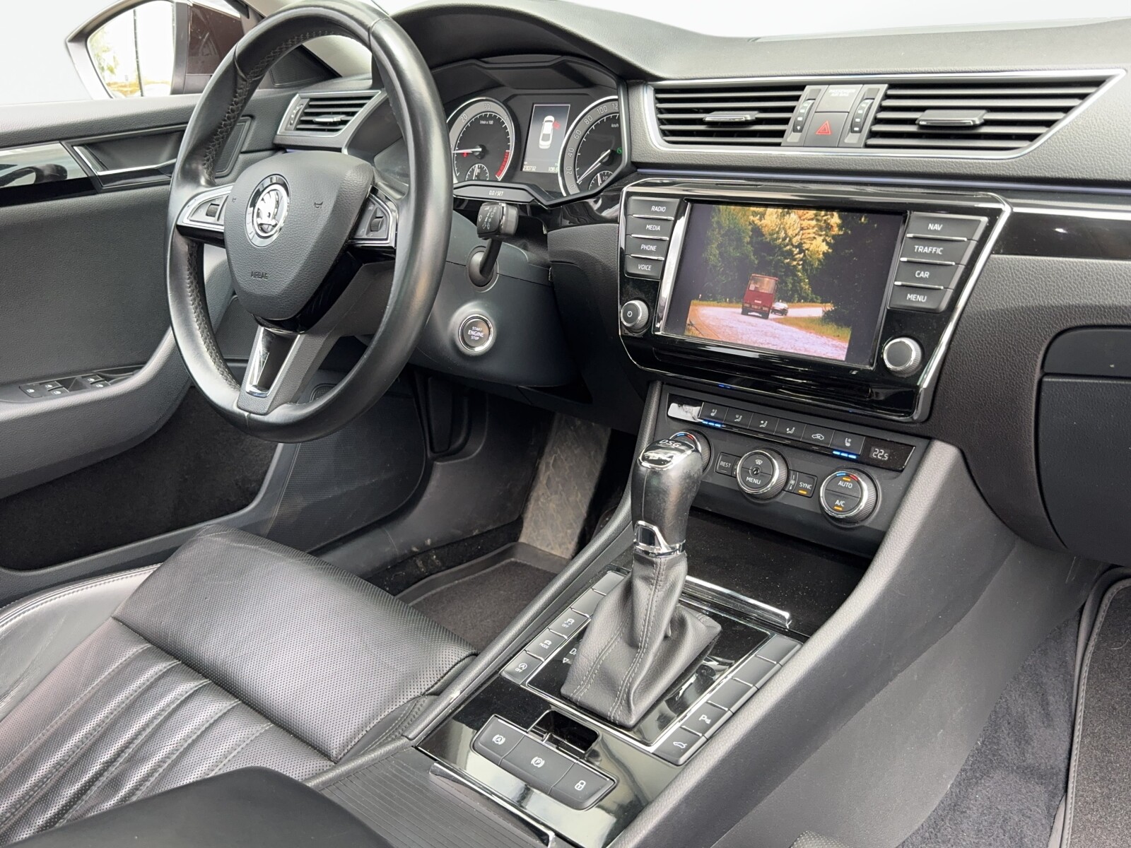 Škoda Superb - zdjęcie 22