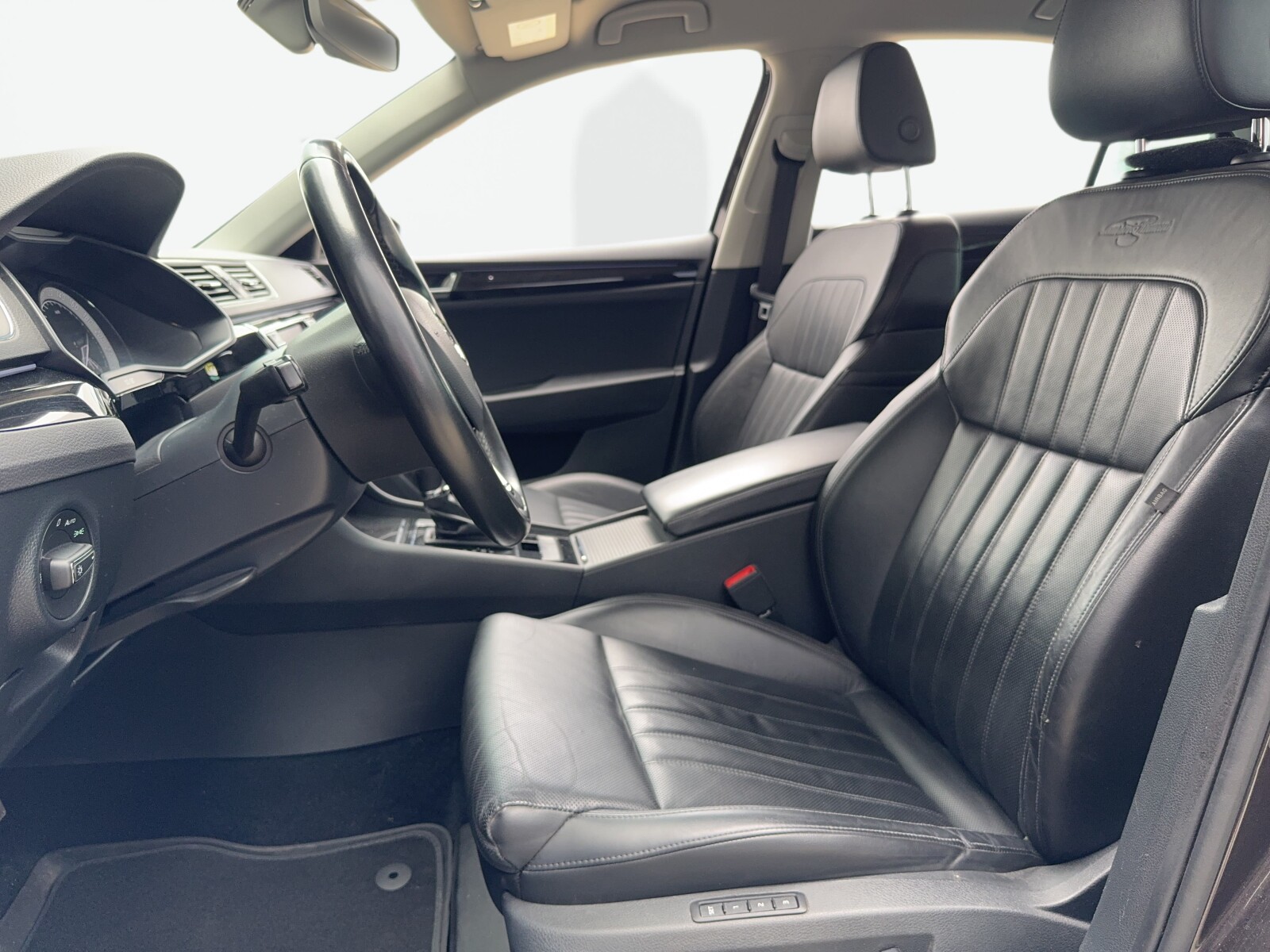 Škoda Superb - zdjęcie 9
