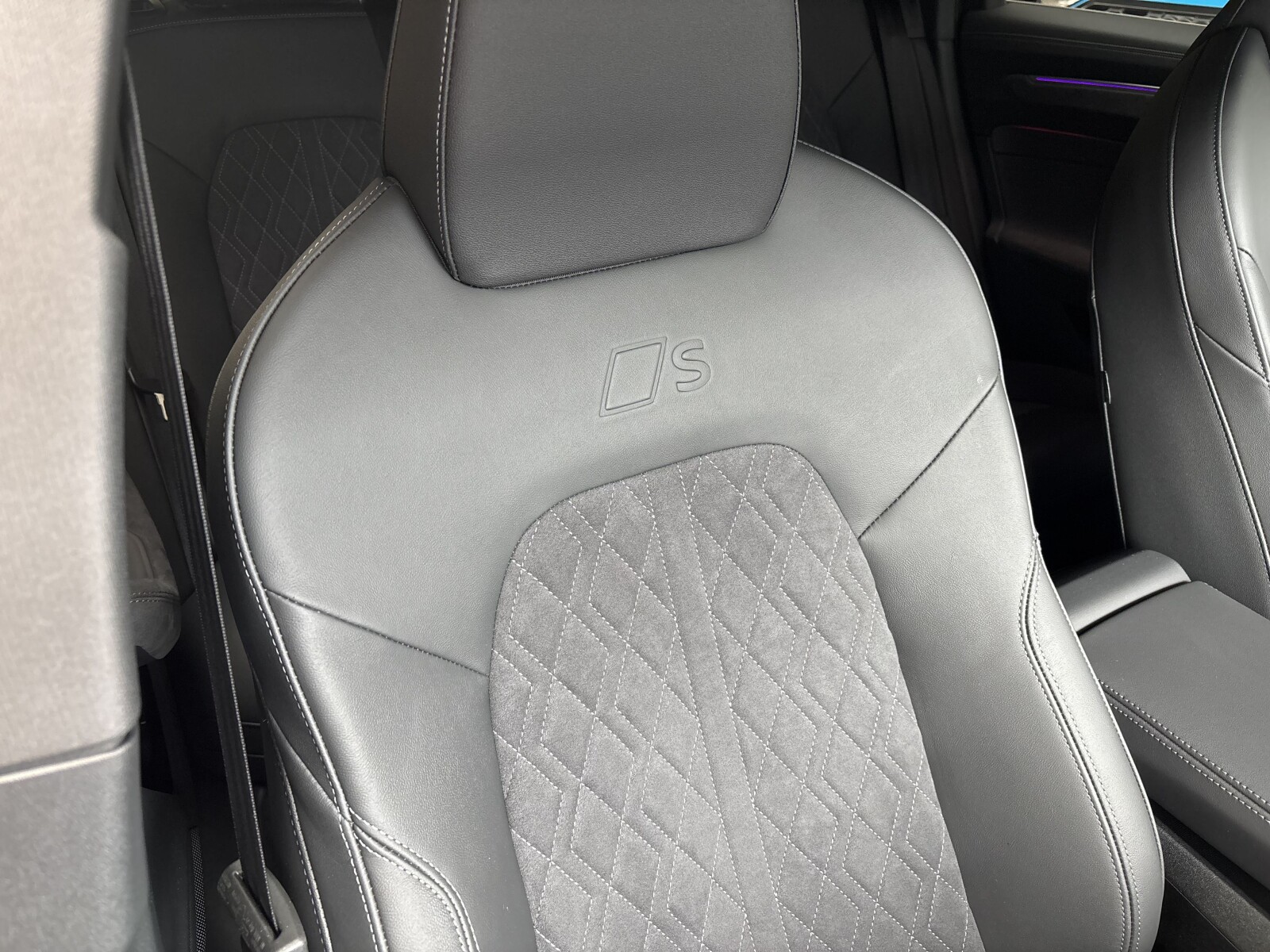 Audi A6 Avant - zdjęcie 36